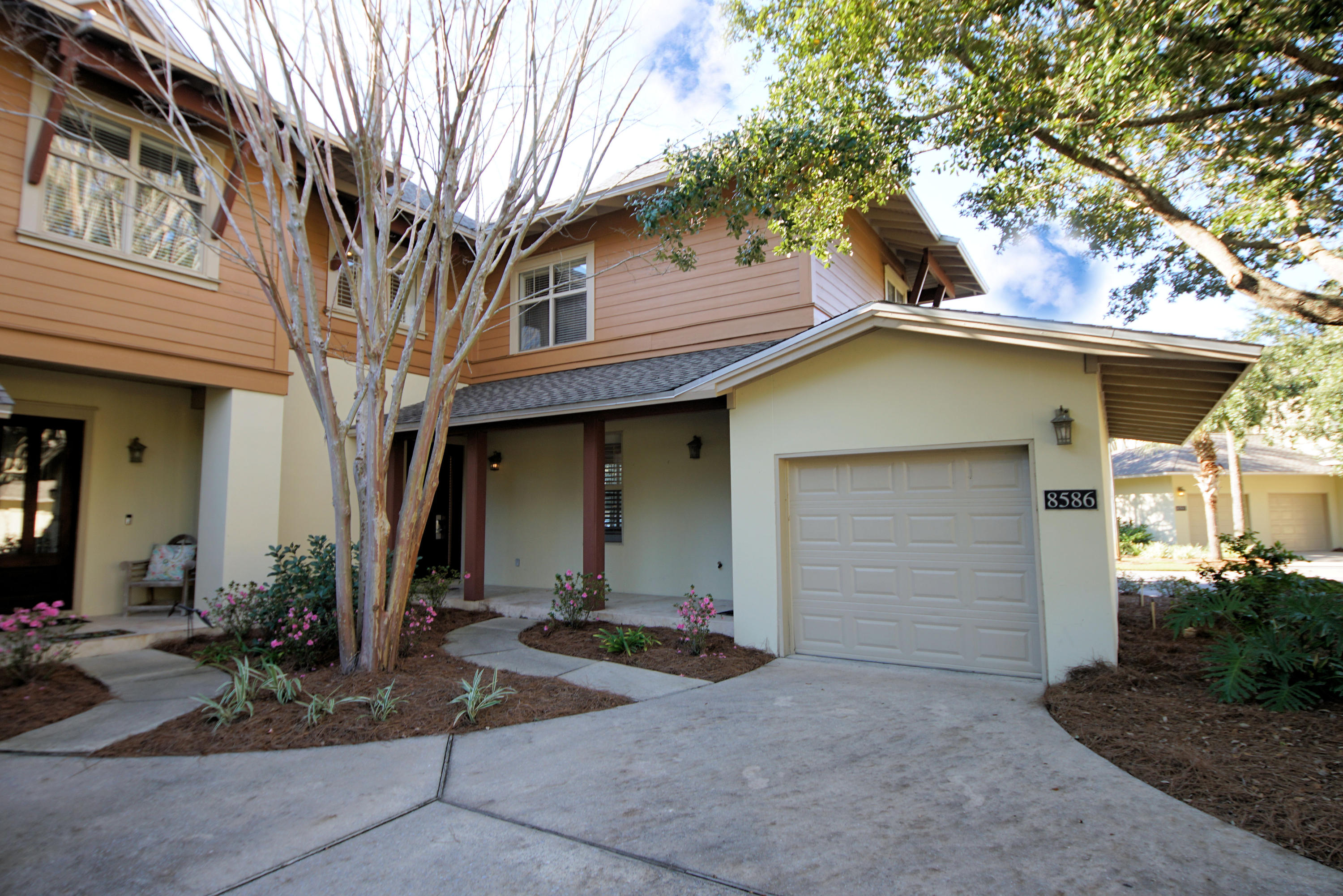 MAGNOLIA BAY - Residential