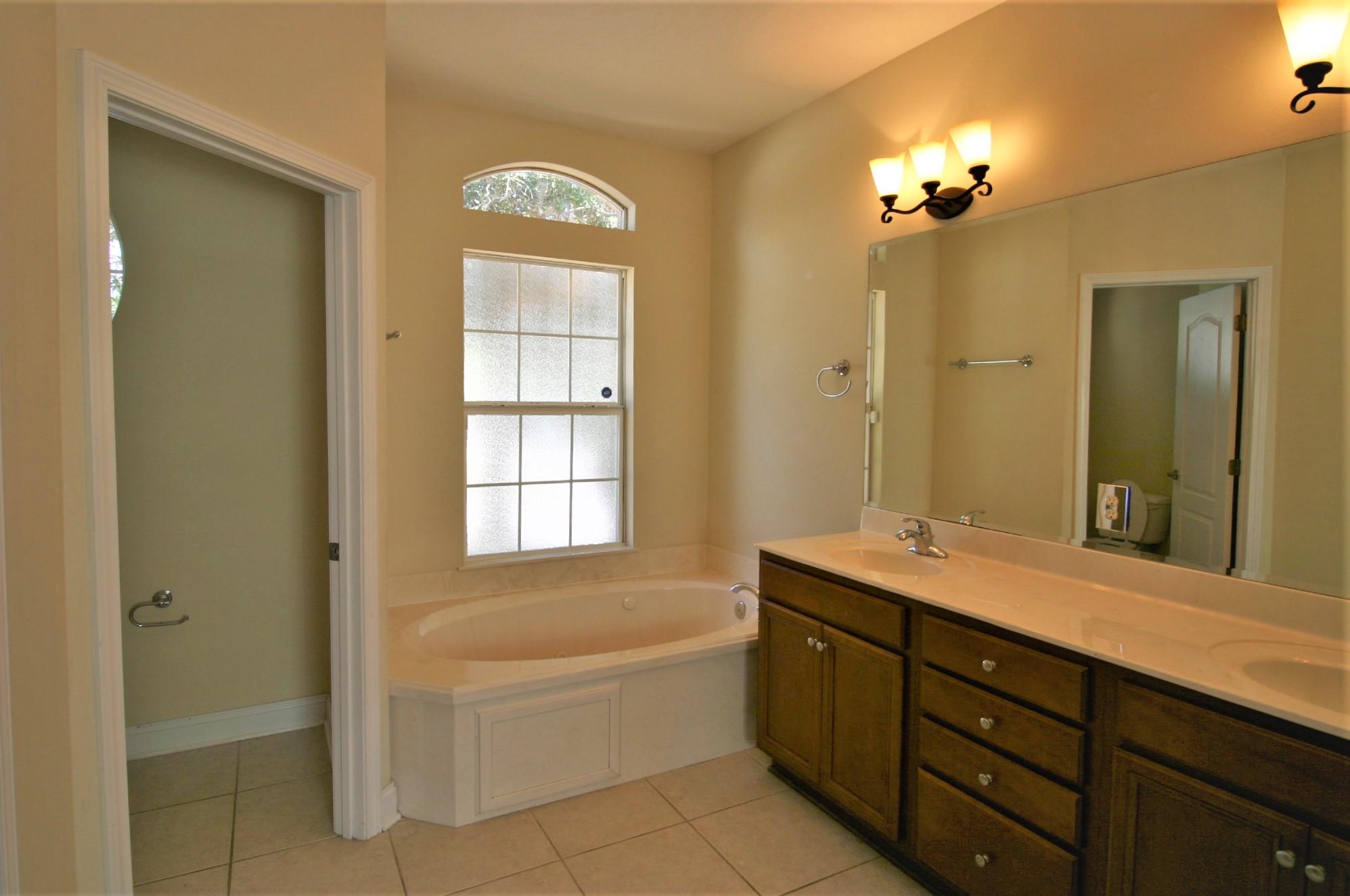 TRAILWOOD ESTATES - Residential