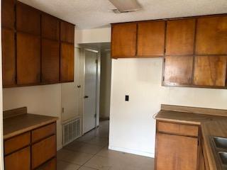 VALPARISO PLAT #15 LOT 11 BLK 3 - Residential