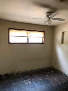 VALPARISO PLAT #15 LOT 11 BLK 3 - Residential