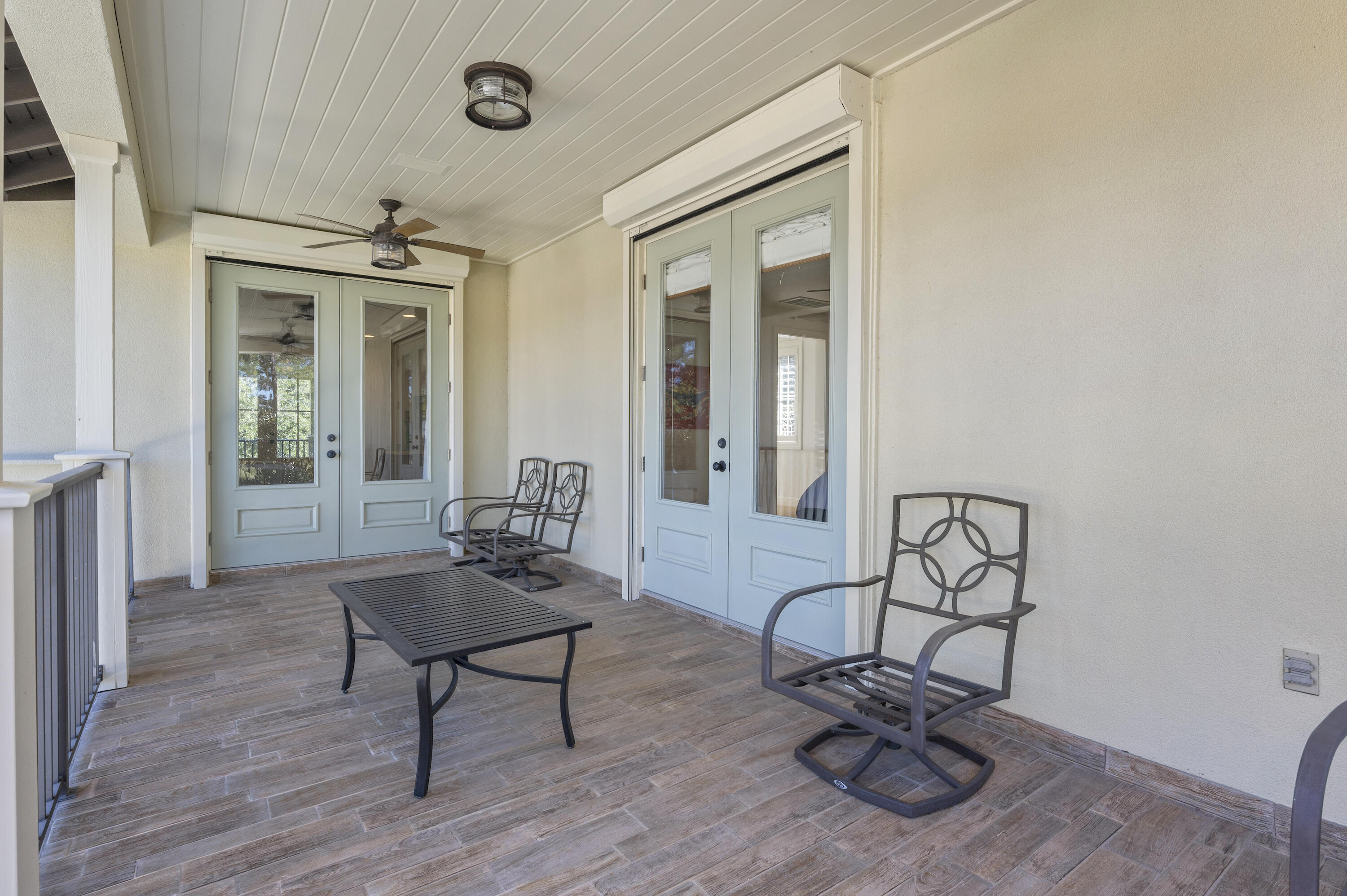 BAYTOWNE AVE EAST - Residential
