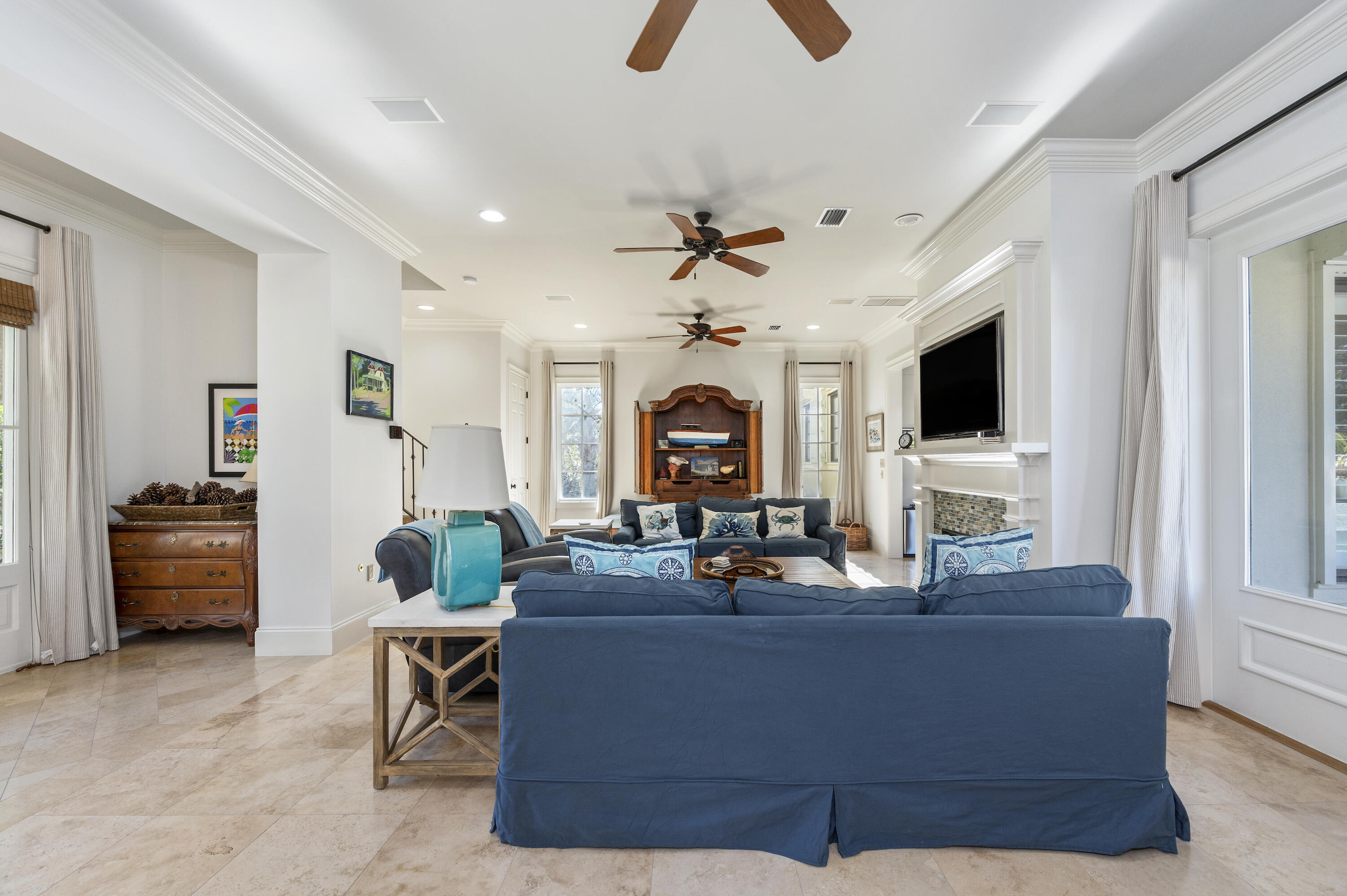 BAYTOWNE AVE EAST - Residential