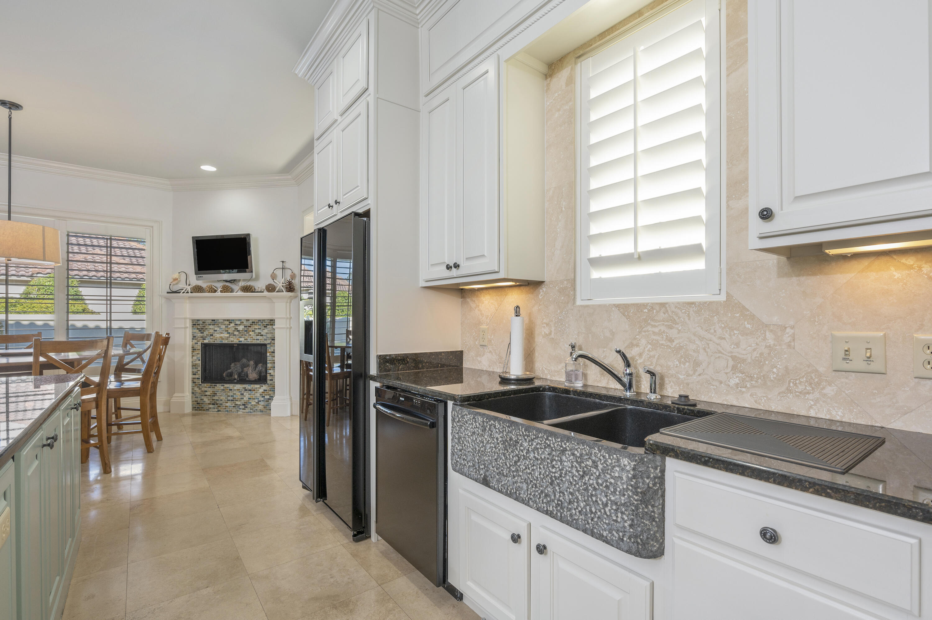 BAYTOWNE AVE EAST - Residential