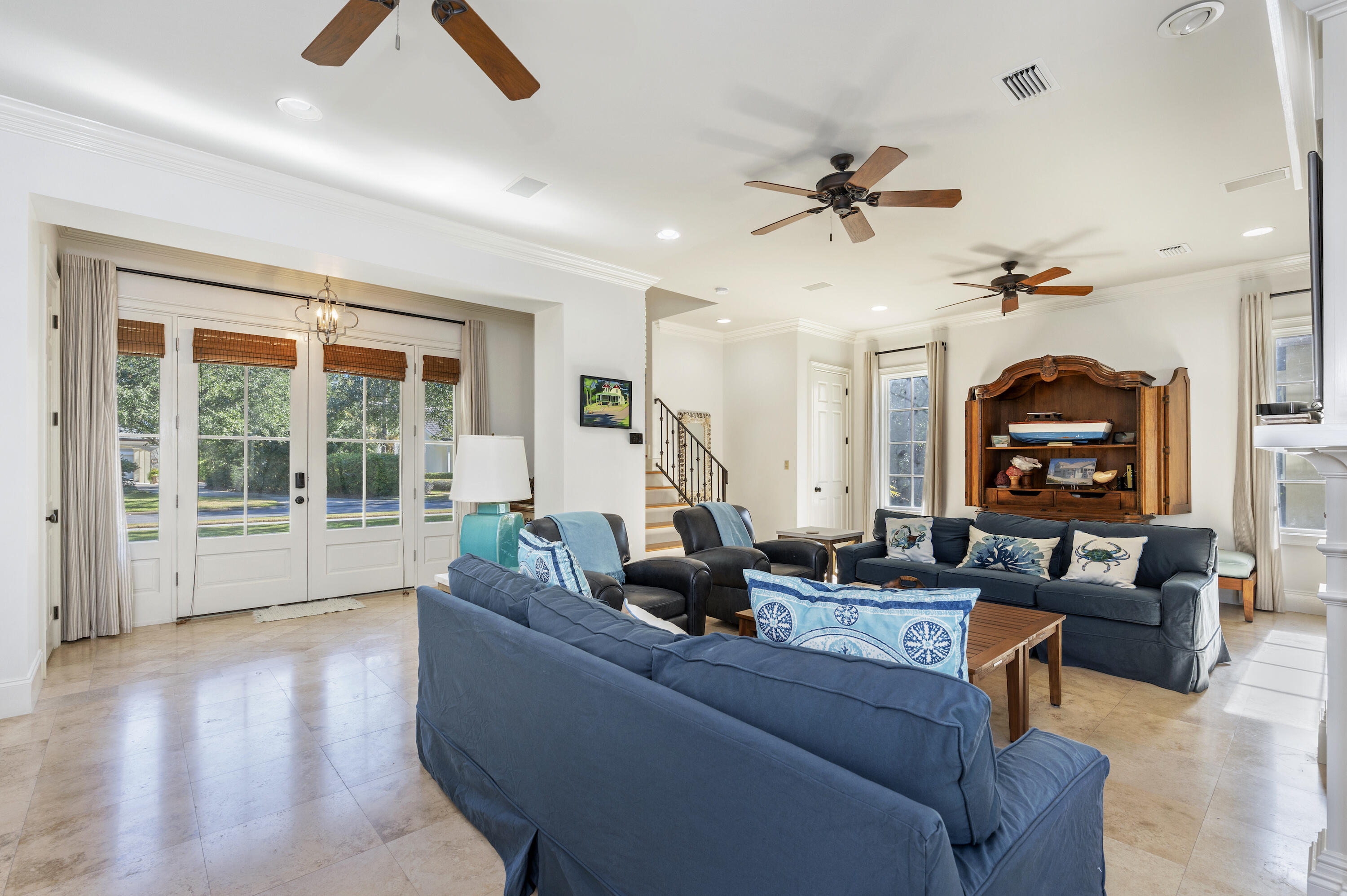BAYTOWNE AVE EAST - Residential