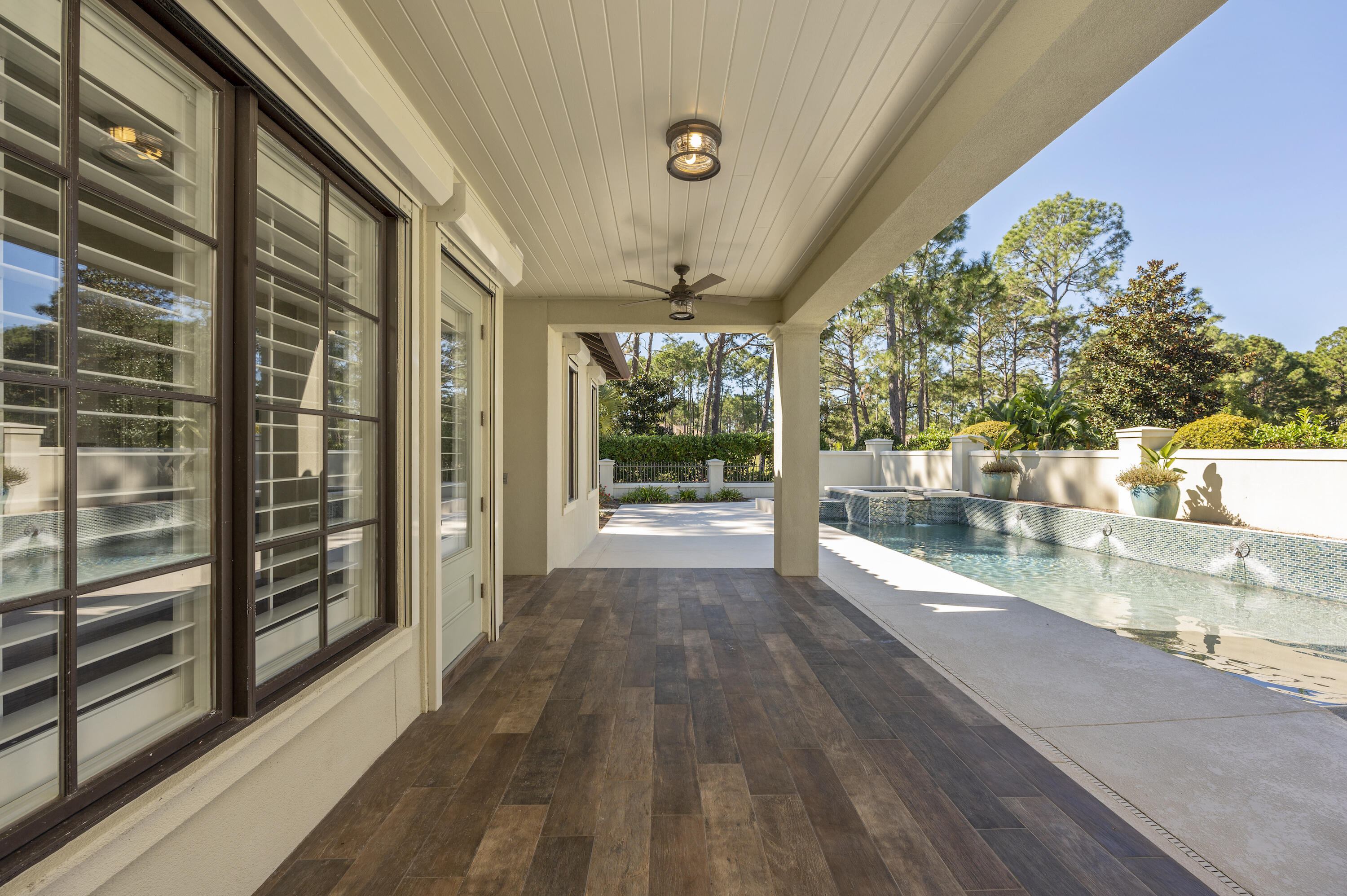BAYTOWNE AVE EAST - Residential