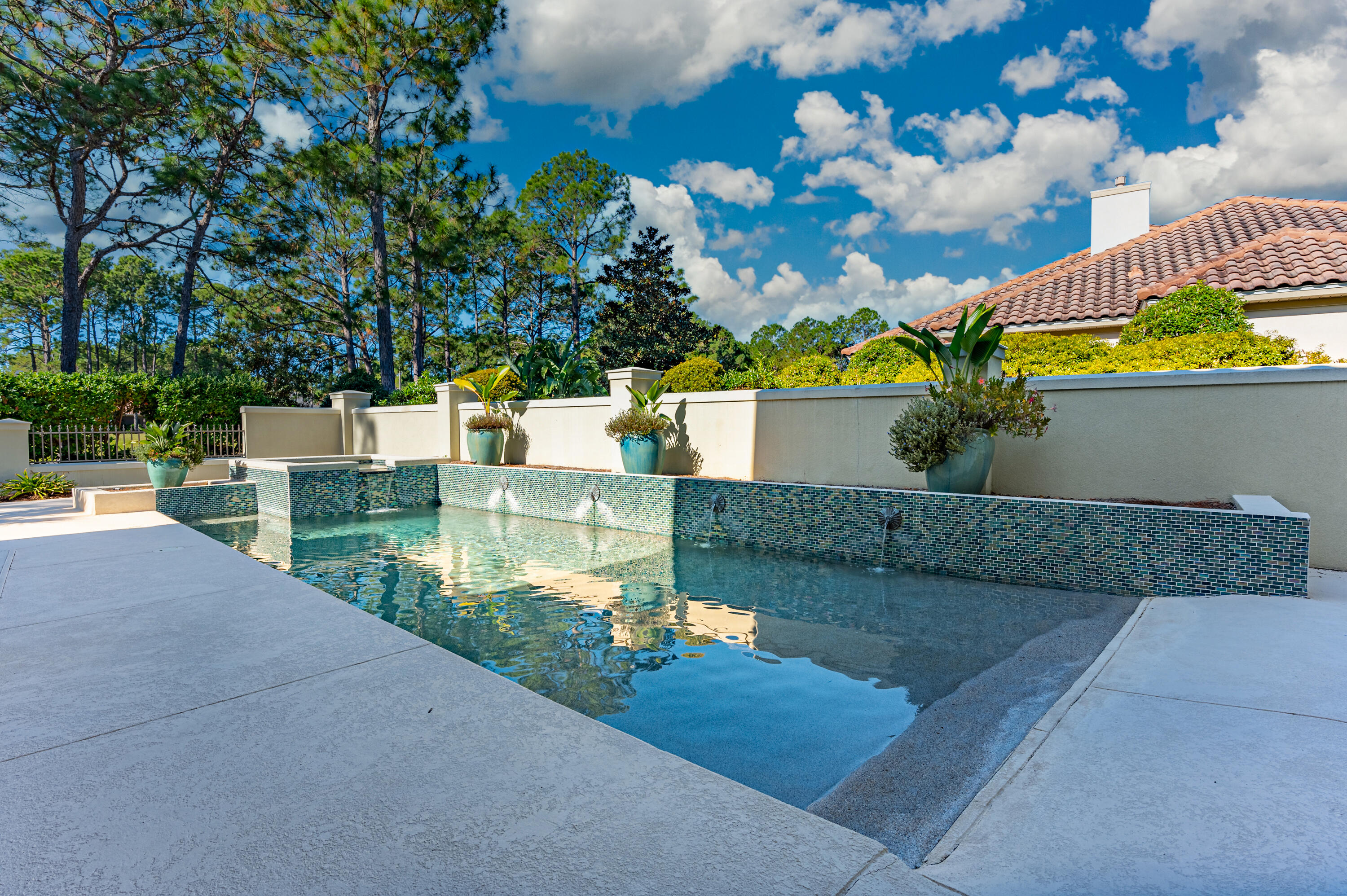 BAYTOWNE AVE EAST - Residential