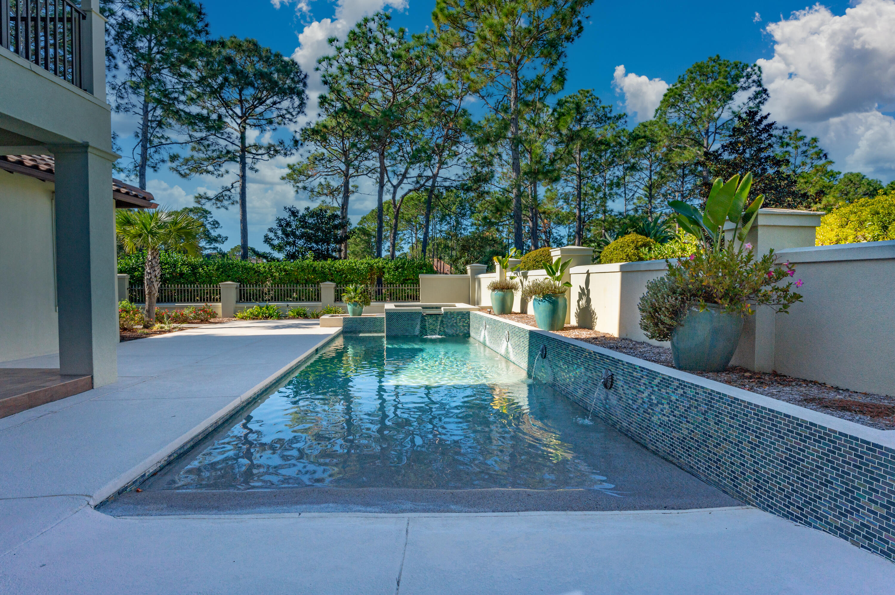 BAYTOWNE AVE EAST - Residential