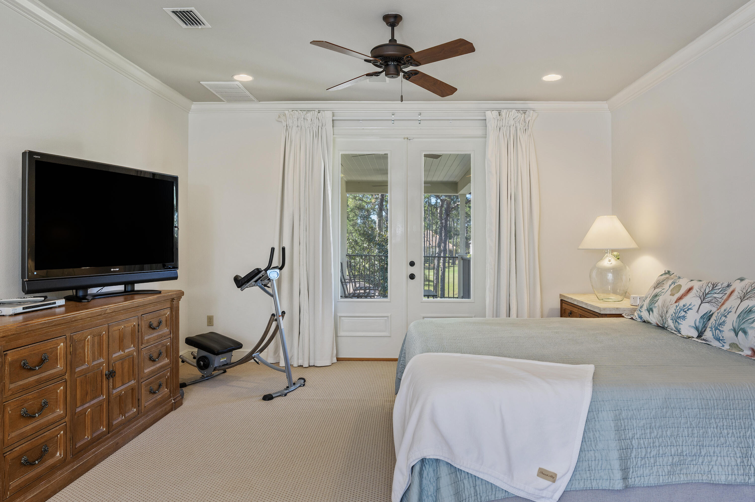 BAYTOWNE AVE EAST - Residential