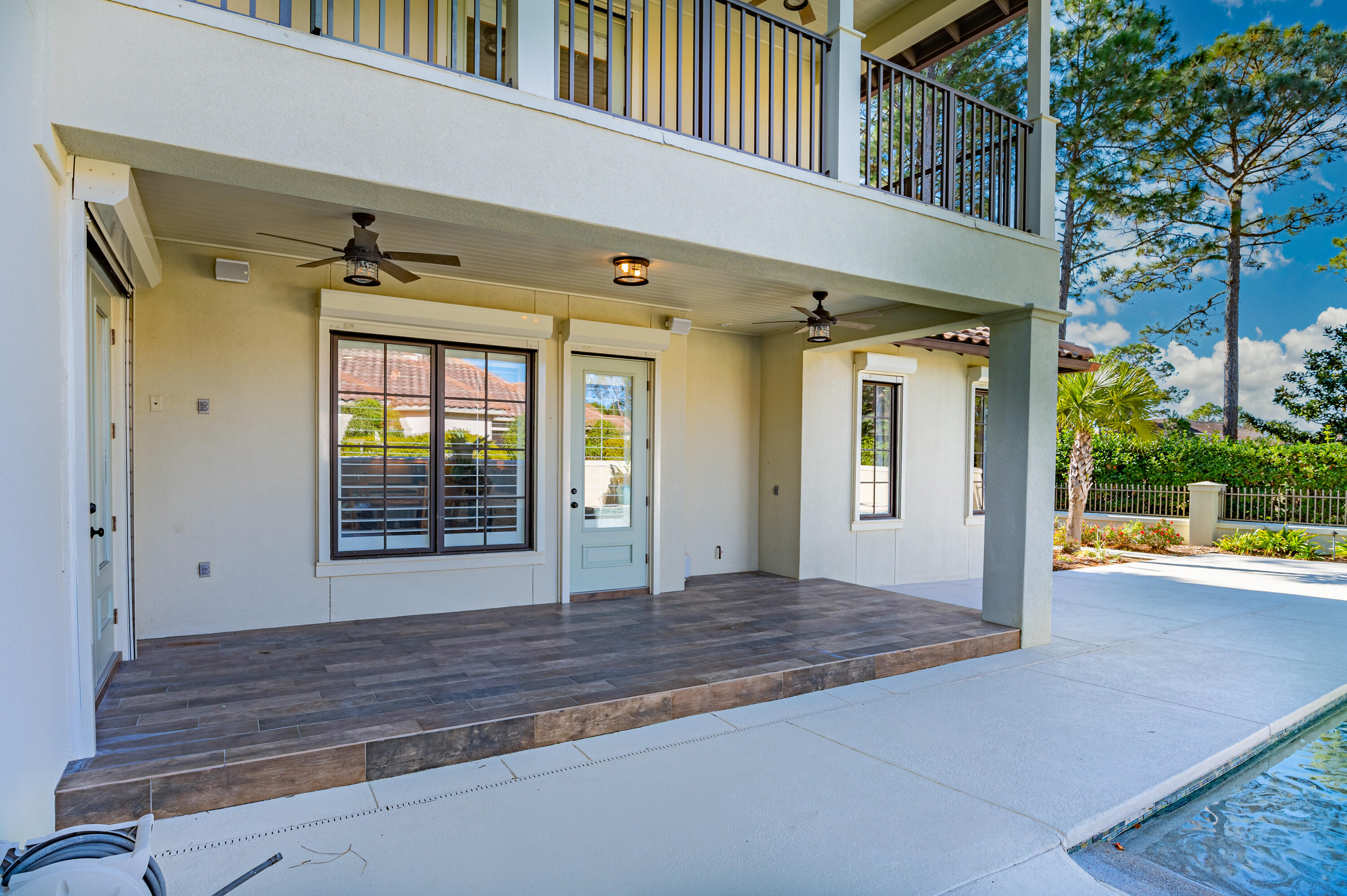 BAYTOWNE AVE EAST - Residential