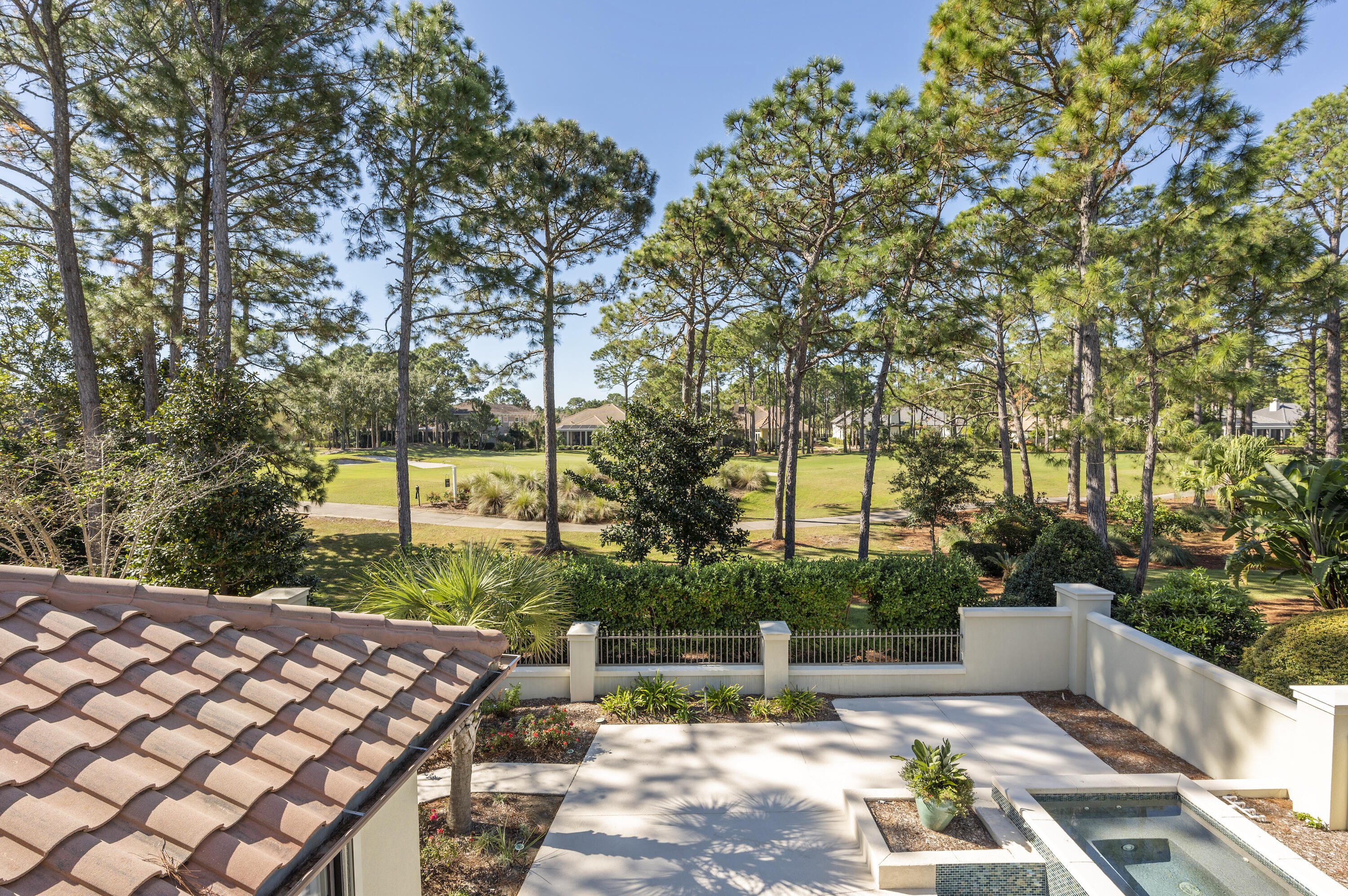 BAYTOWNE AVE EAST - Residential