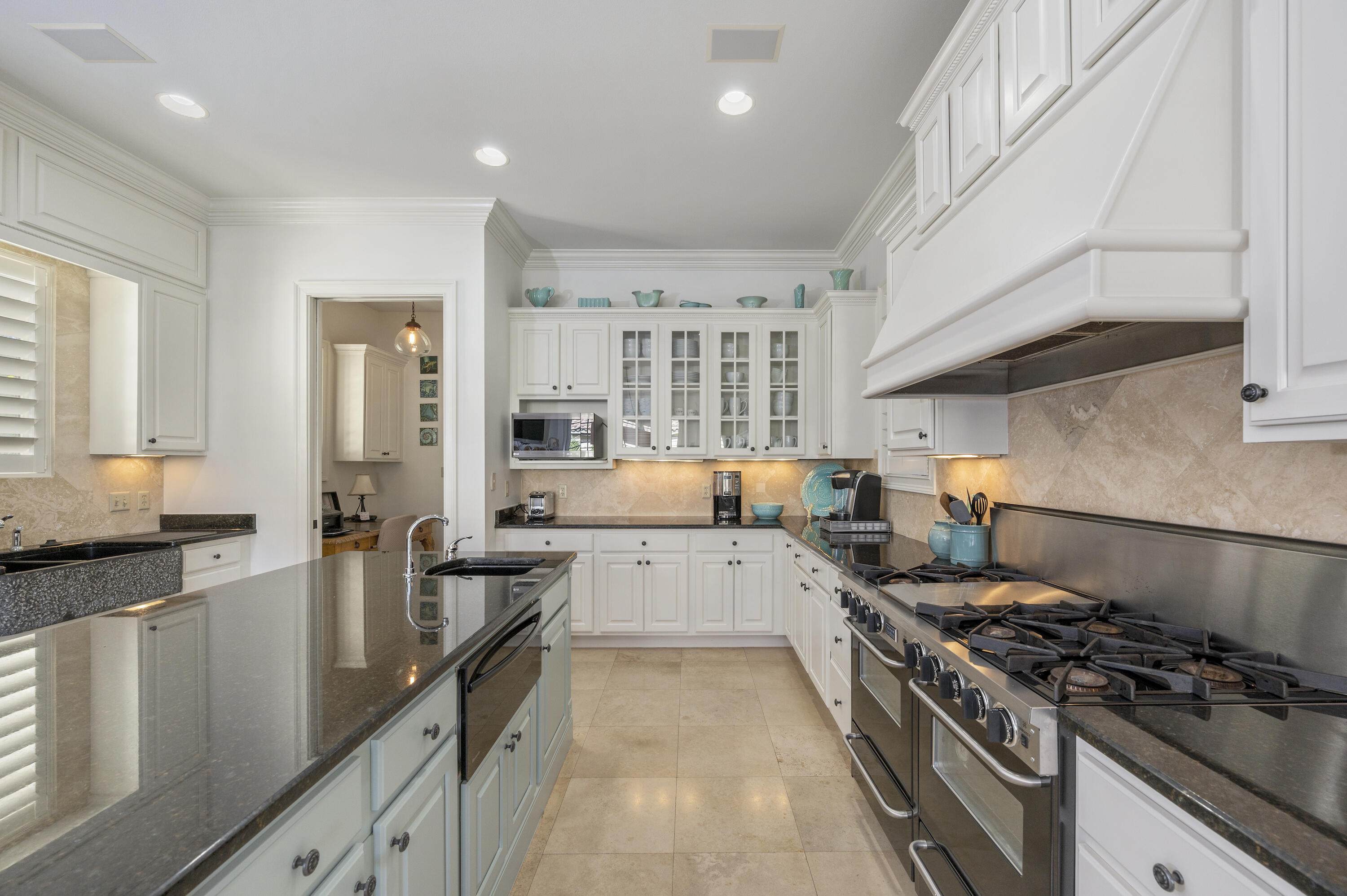 BAYTOWNE AVE EAST - Residential