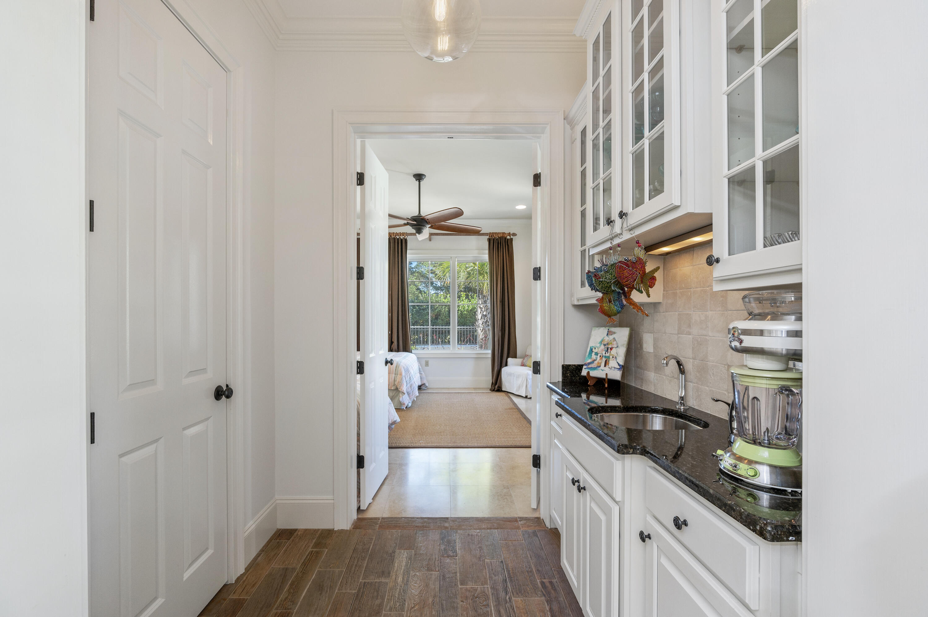 BAYTOWNE AVE EAST - Residential