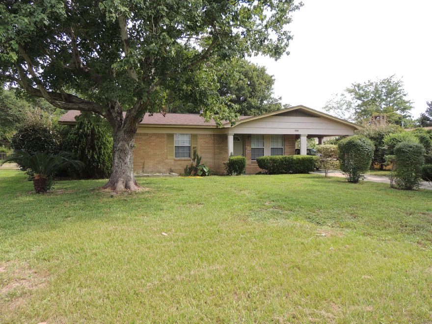 This home is centrally located in Fort Walton near Military Bases, schools, shopping, parks and the Beach. A huge family room is situated to the back of the home with doors that lead to the Florida Room. Toward the front of the home you have a formal living room and large dining room, perfect for family dinners and the holiday gatherings. Three bedrooms are off to the side. The back yard is well sized and beautifully shaded. This home would be great for your family. Schedule your tour today.