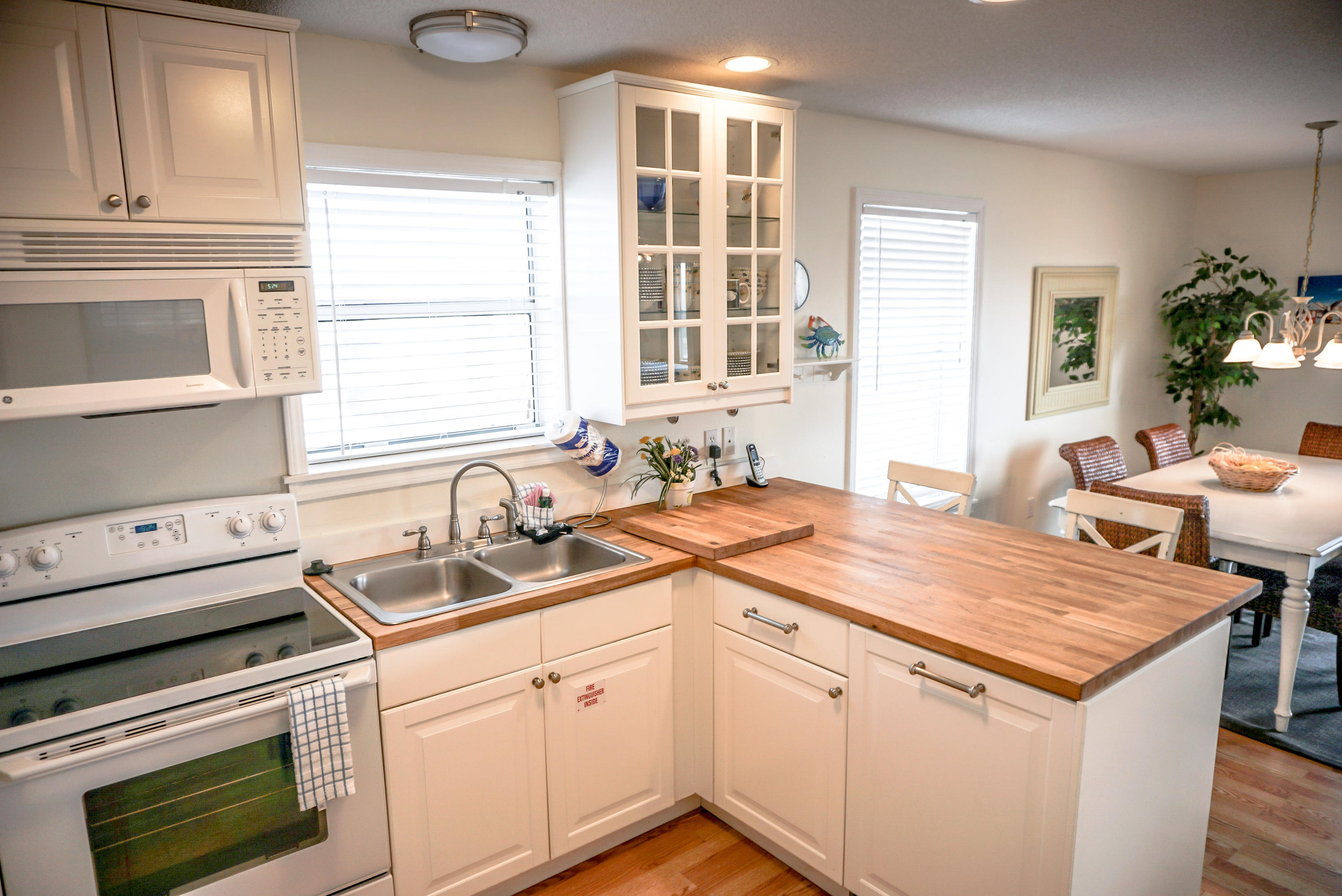 BEACHSIDE VILLAS CONDO - Residential