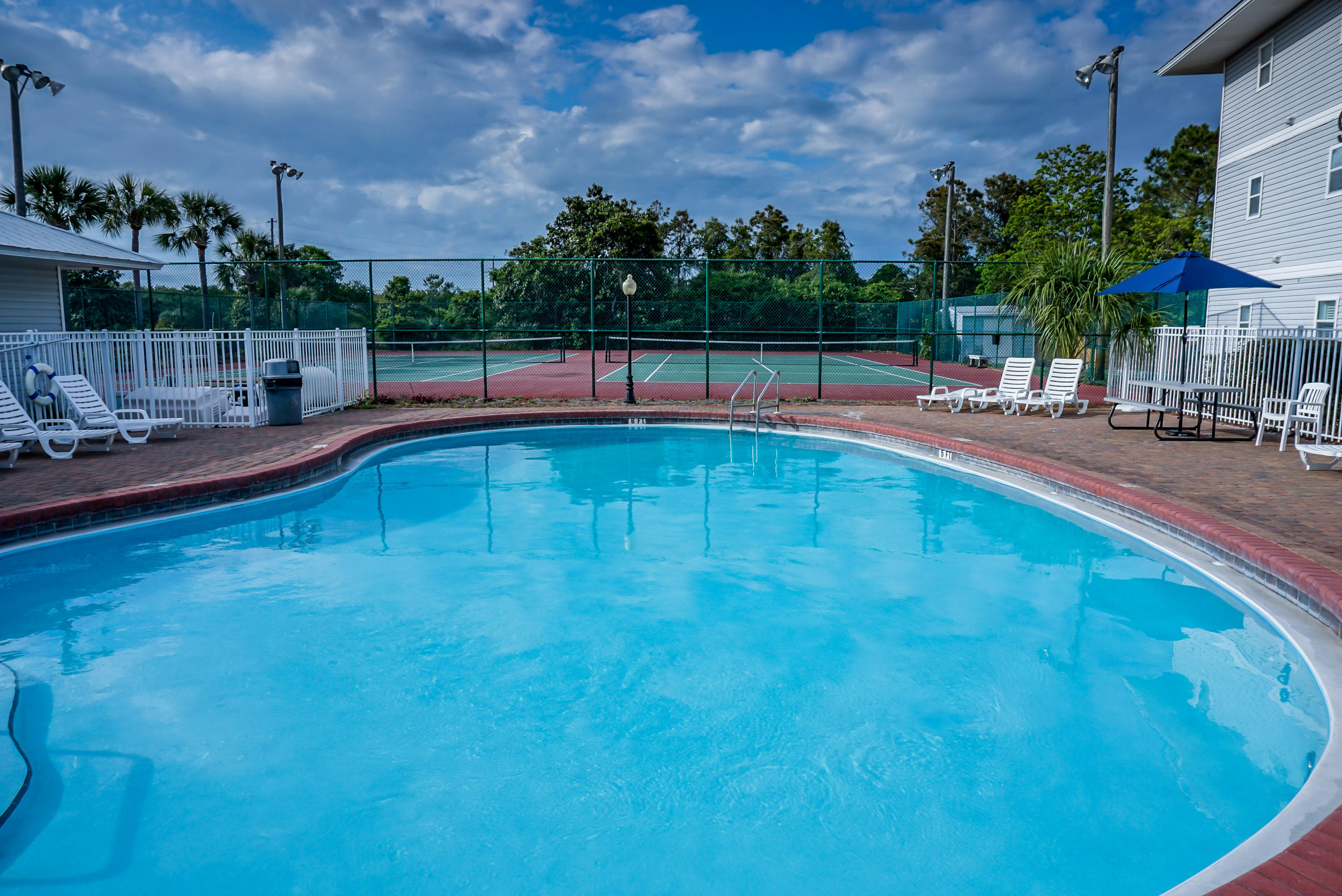 BEACHSIDE VILLAS CONDO - Residential