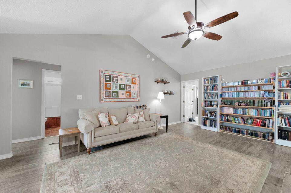 CREEKSIDE 6 - Residential