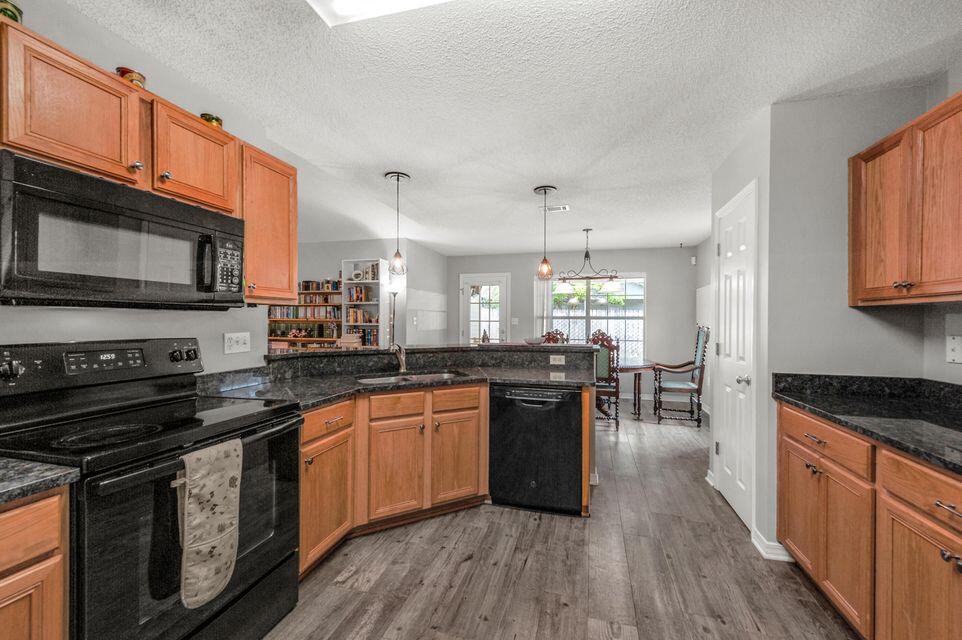 CREEKSIDE 6 - Residential