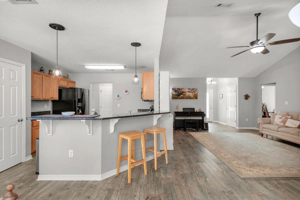 CREEKSIDE 6 - Residential