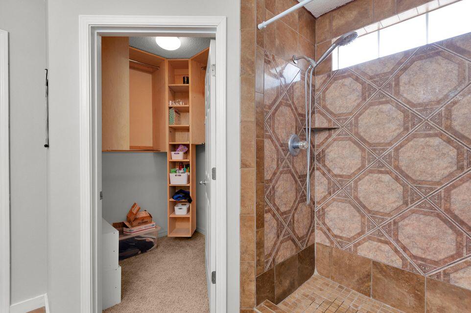 CREEKSIDE 6 - Residential