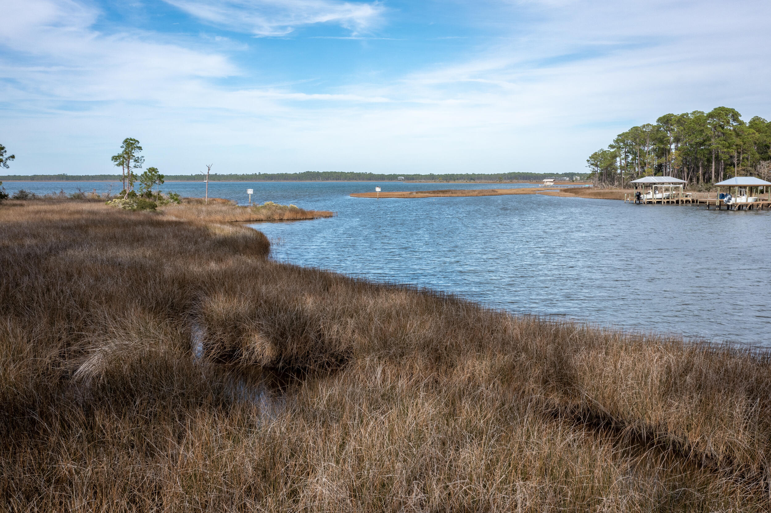 CHURCHILL OAKS - Land