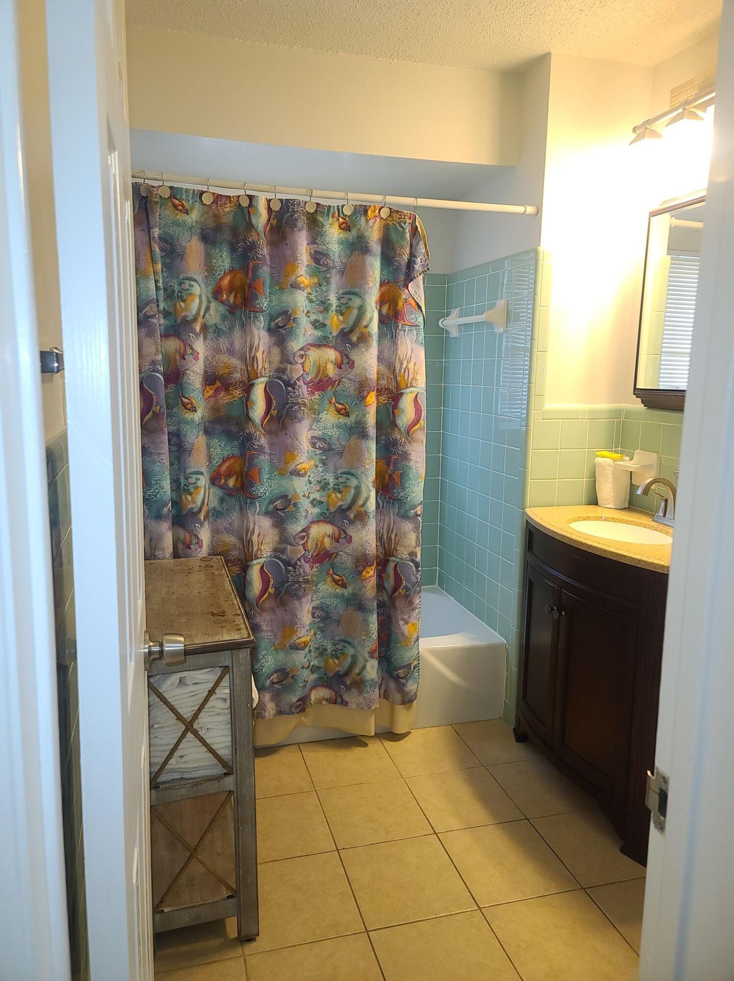 SEASPRAY CONDO - Residential