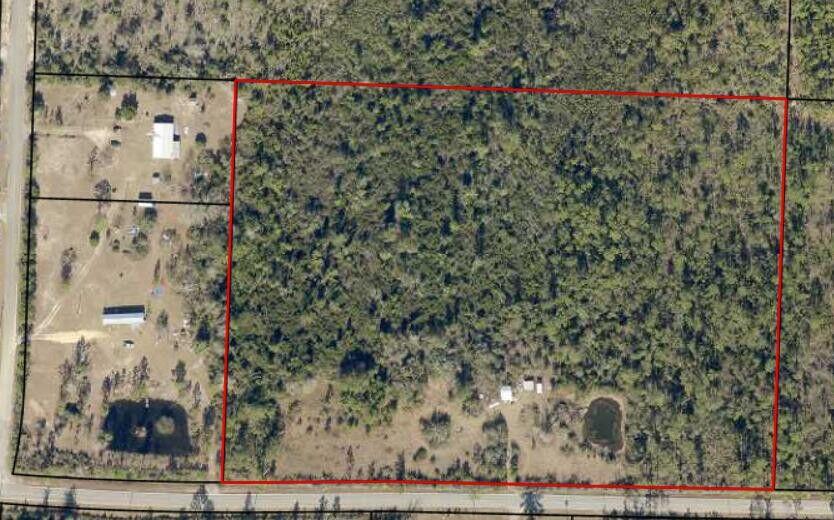 NO RECORDED SUBDIVISION - Land