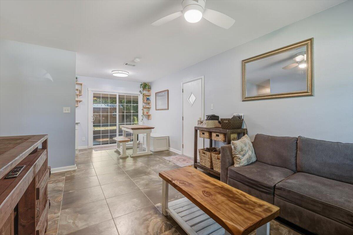 WINTHROP PLACE 1ST ADDN - Residential