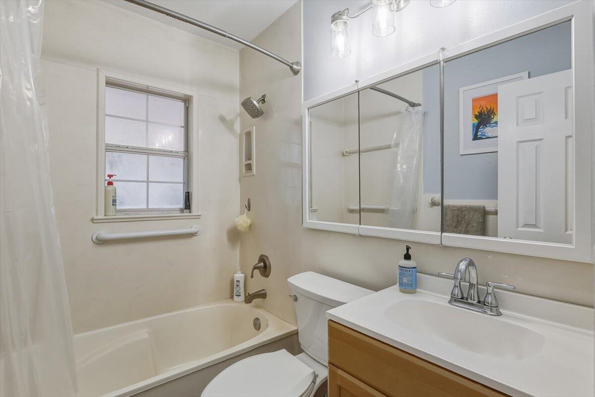 WINTHROP PLACE 1ST ADDN - Residential