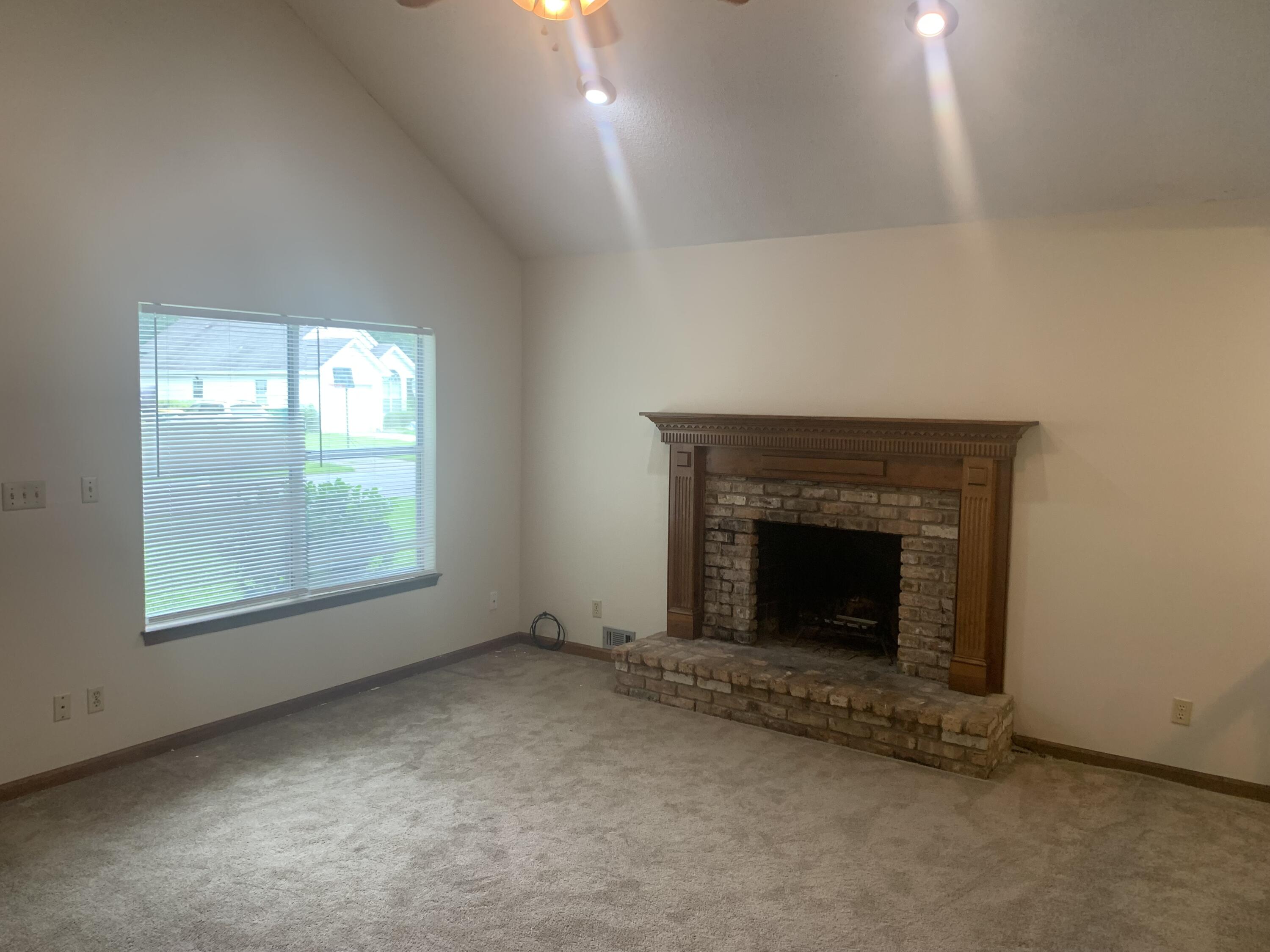 WILLOW BEND PH 1 - Residential Lease