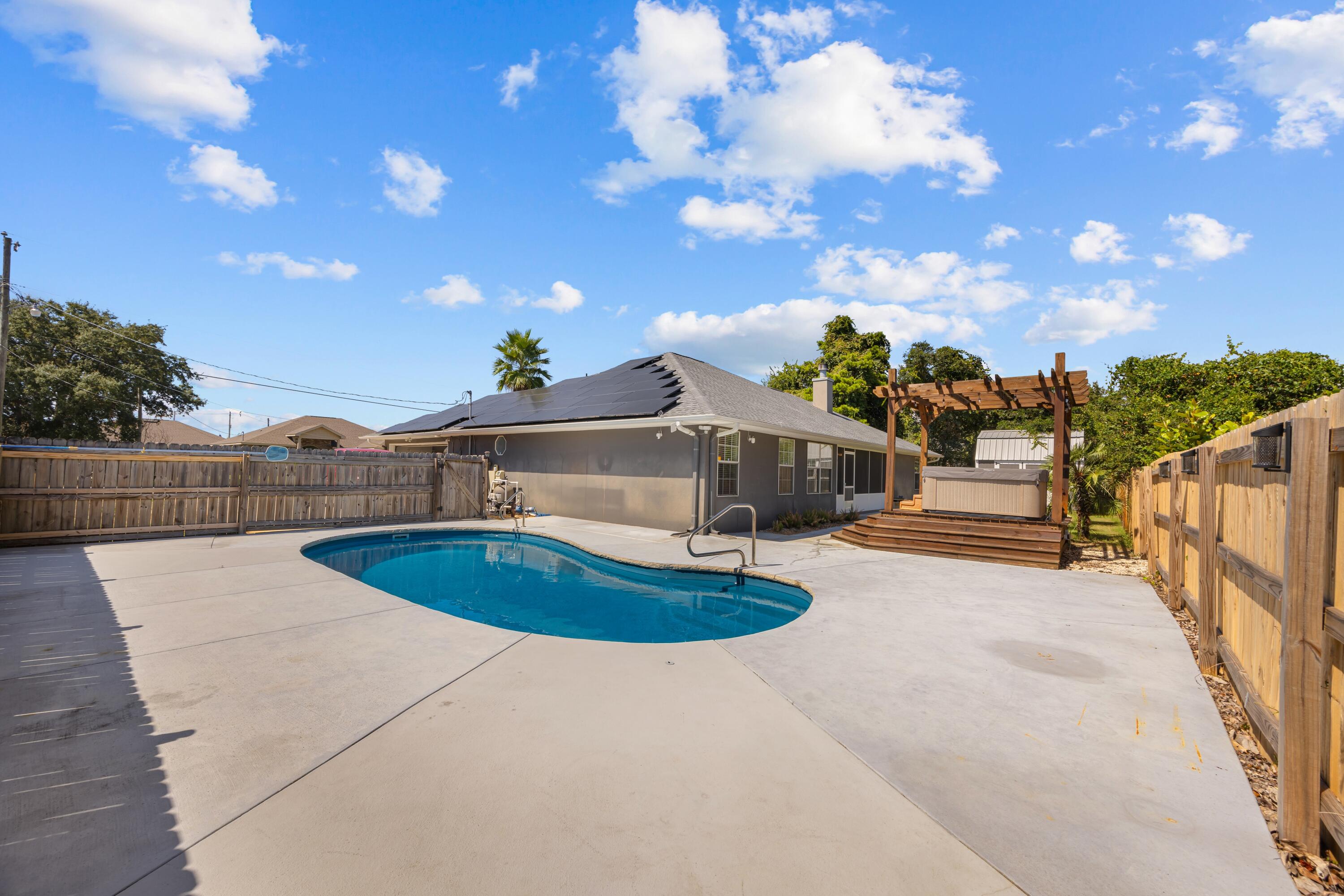 NAVARRE BY THE SOUND - Residential