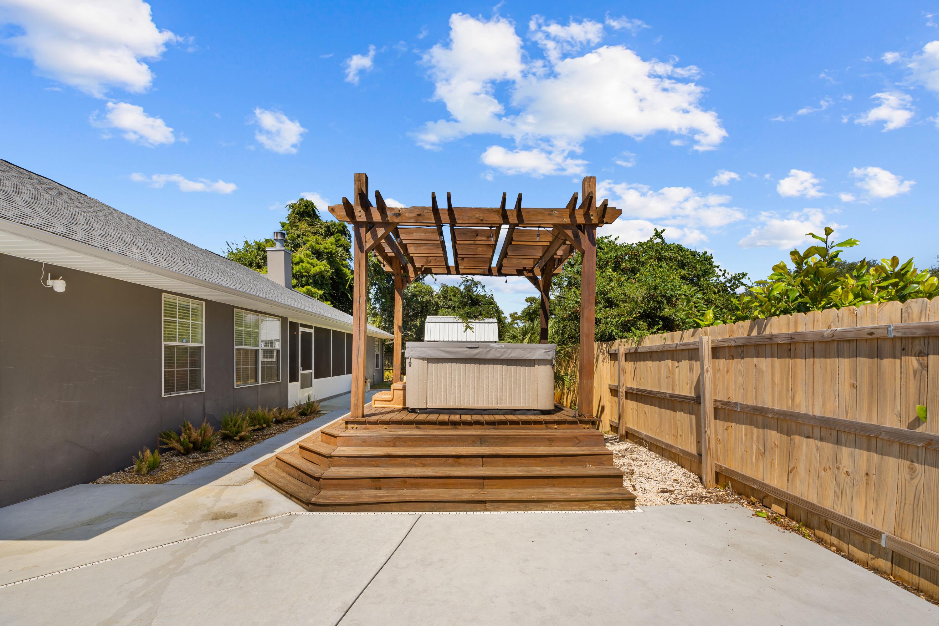 NAVARRE BY THE SOUND - Residential