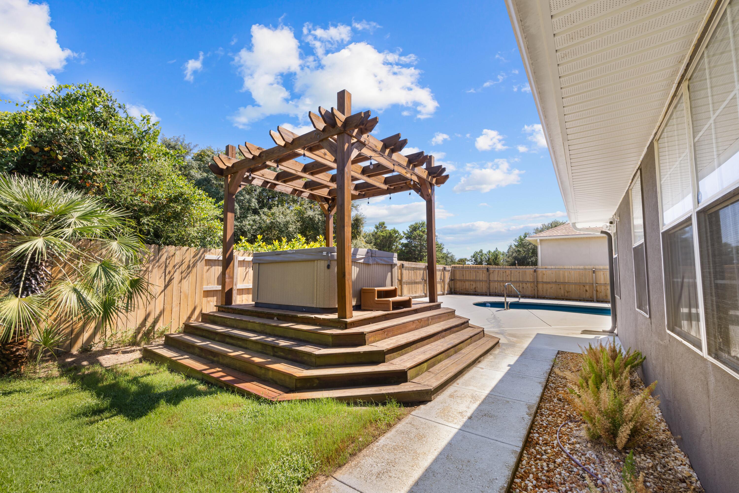 NAVARRE BY THE SOUND - Residential