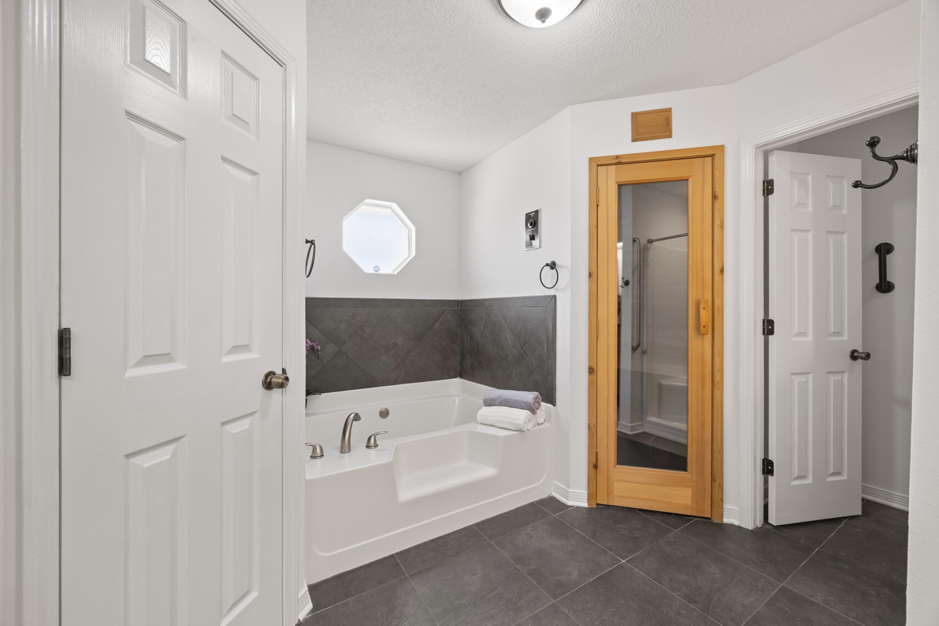 NAVARRE BY THE SOUND - Residential