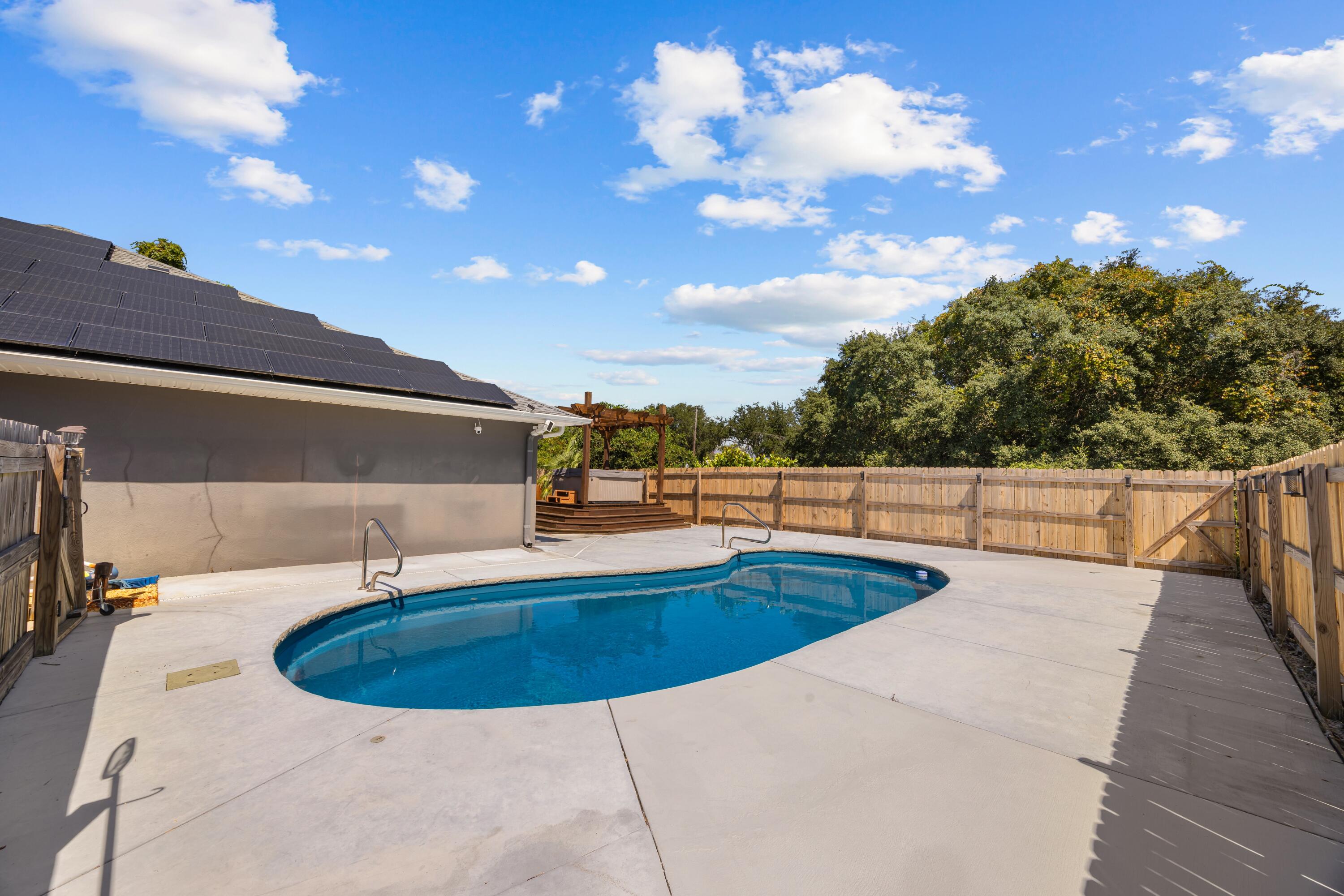 NAVARRE BY THE SOUND - Residential