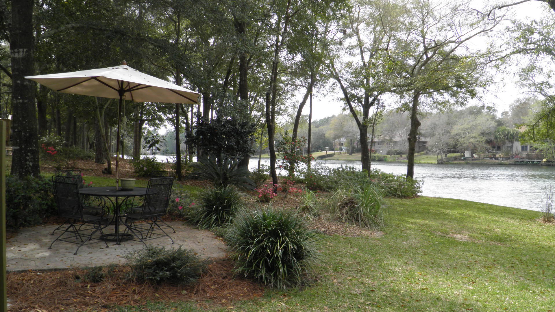 ROCKY BAYOU COUNTRY CLUB ESTATES 3 - Residential