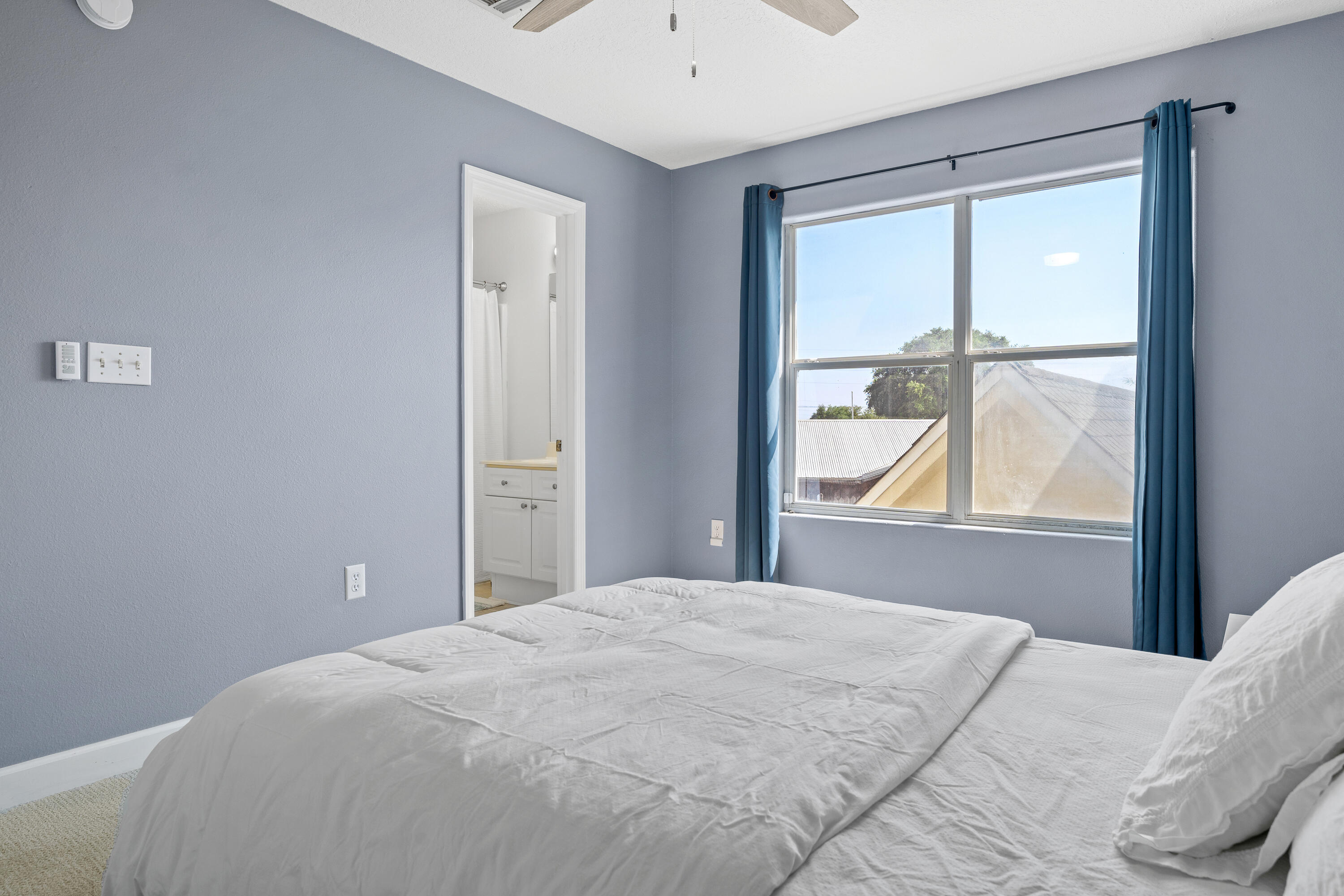 PELICAN PLACE T/H WEST - Residential