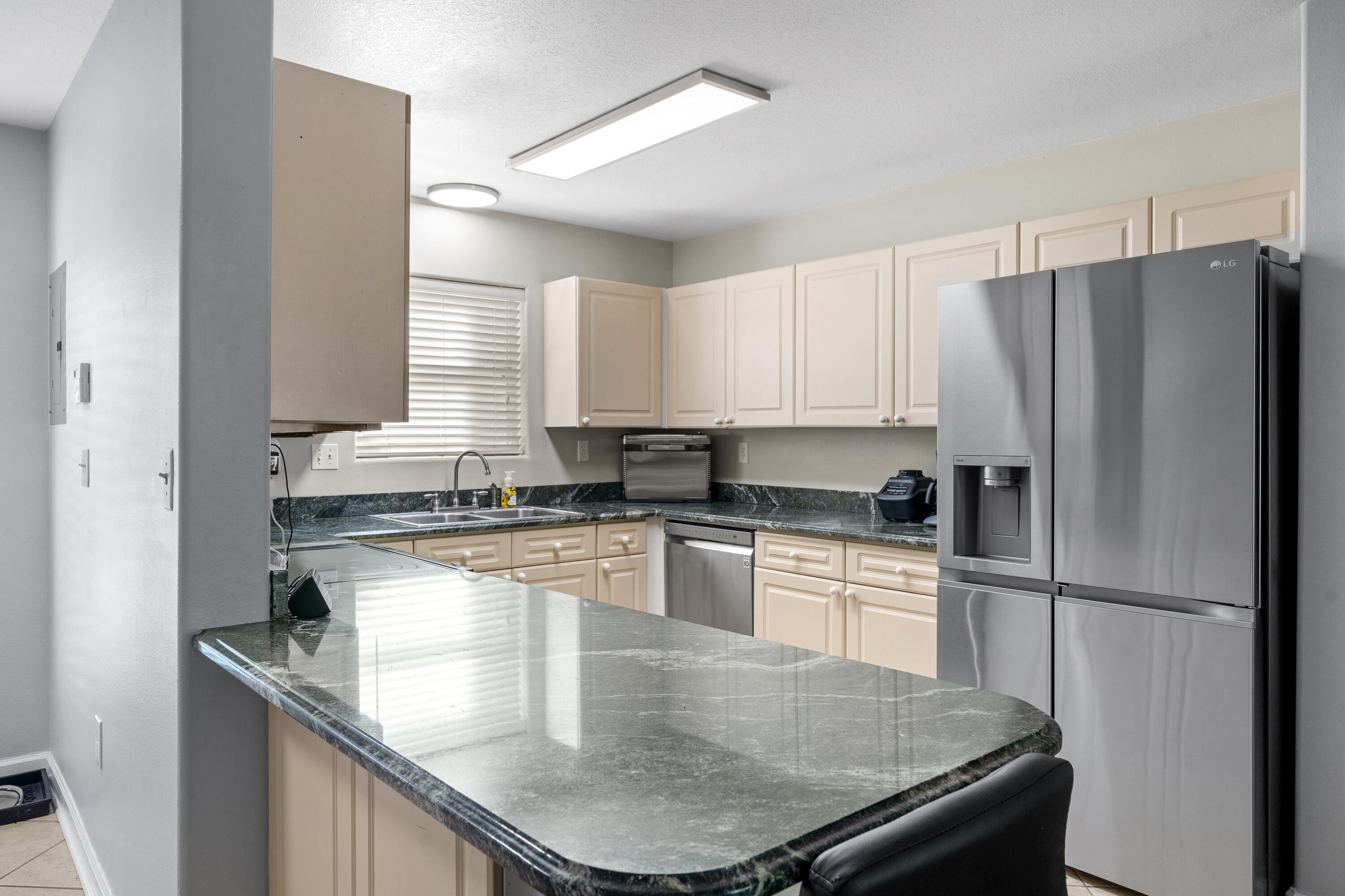 PELICAN PLACE T/H WEST - Residential