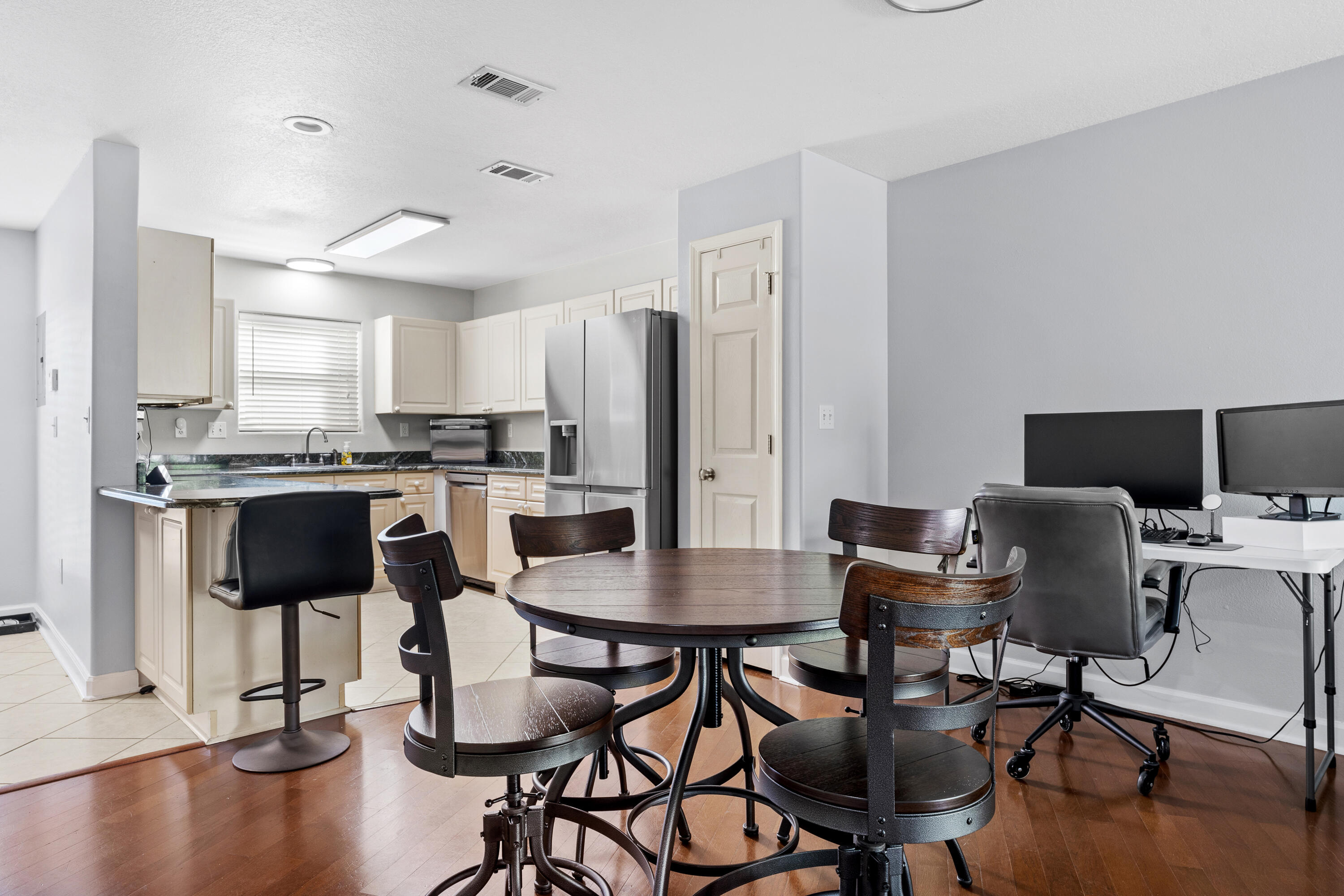 PELICAN PLACE T/H WEST - Residential