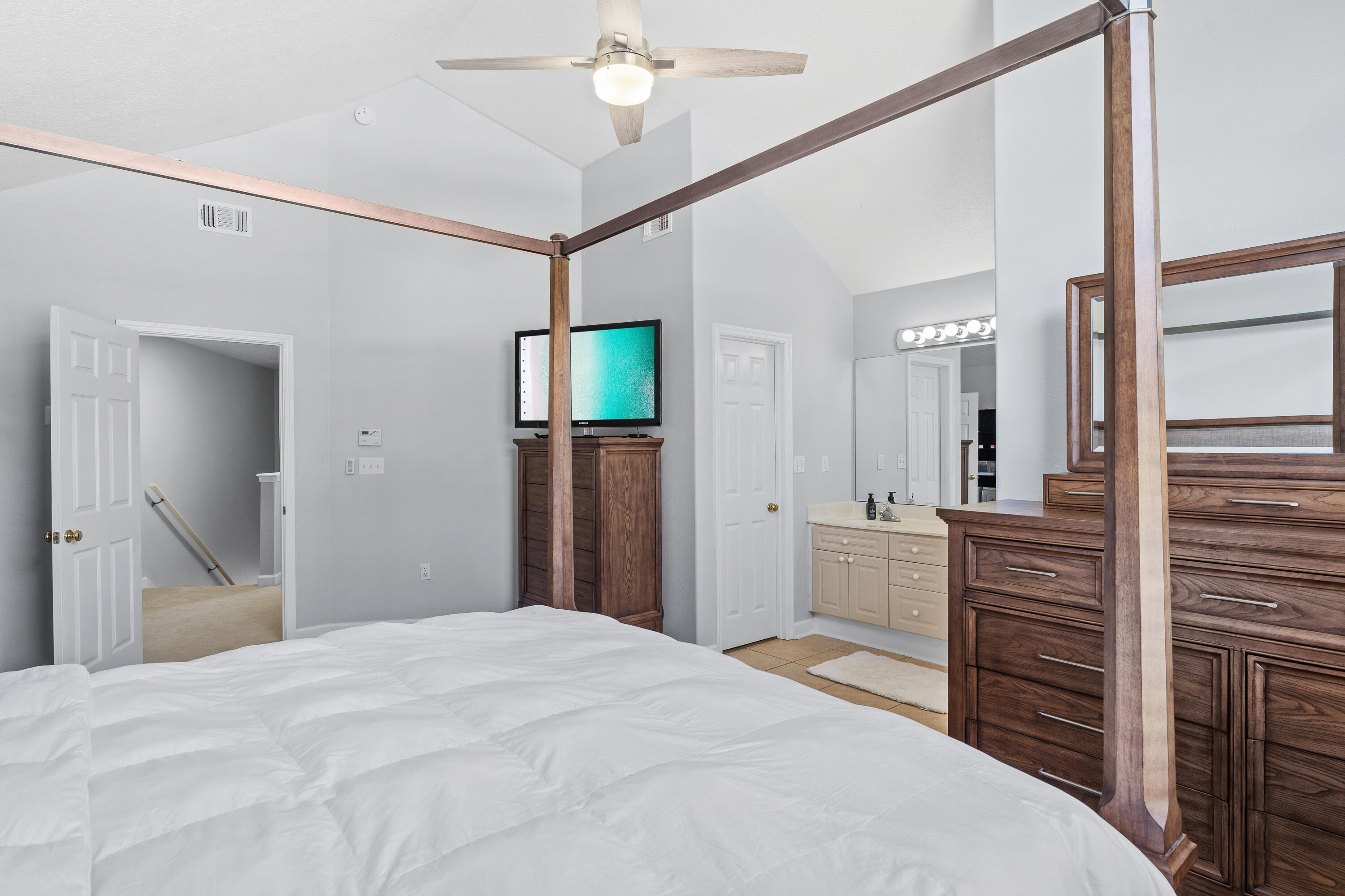 PELICAN PLACE T/H WEST - Residential