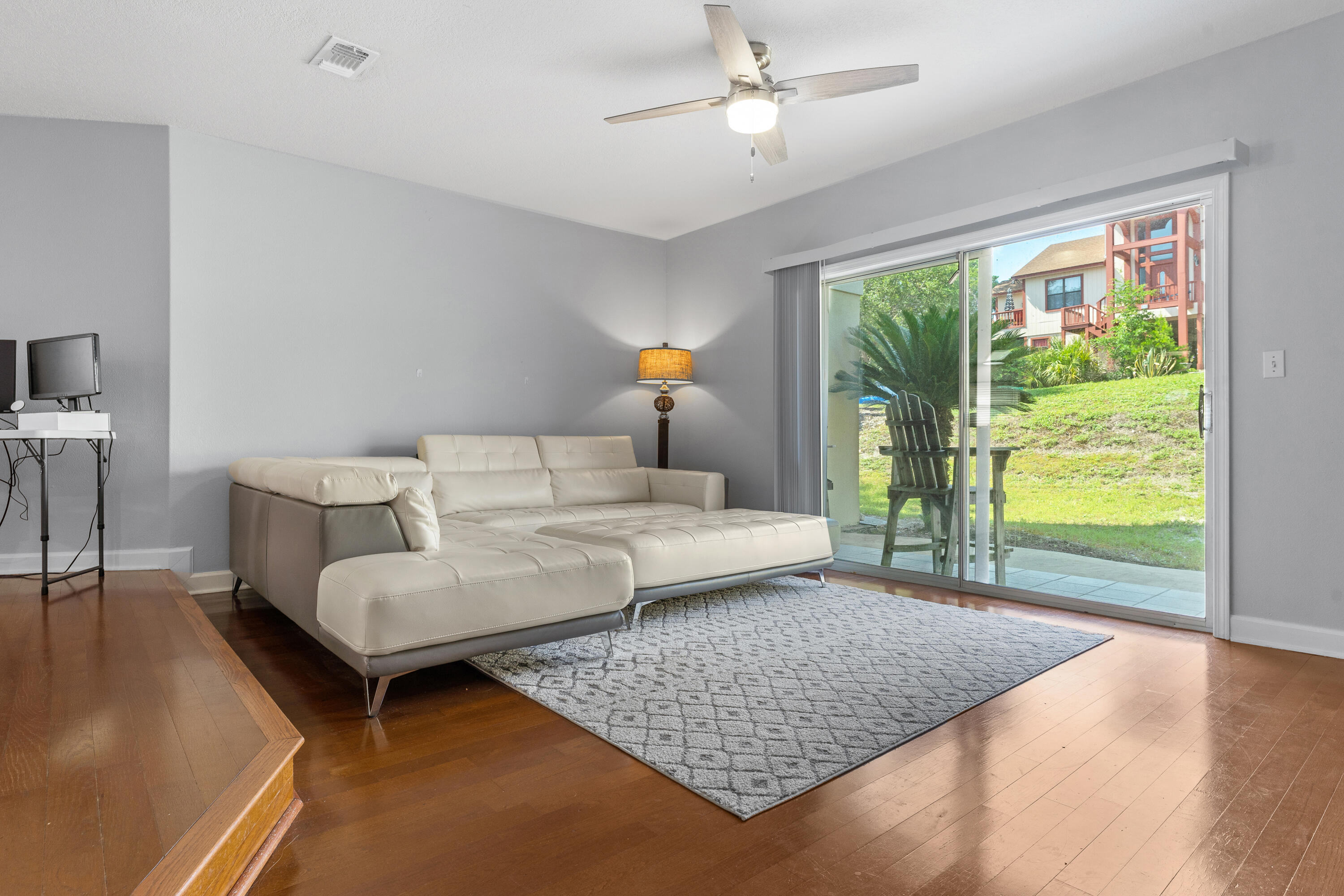 PELICAN PLACE T/H WEST - Residential