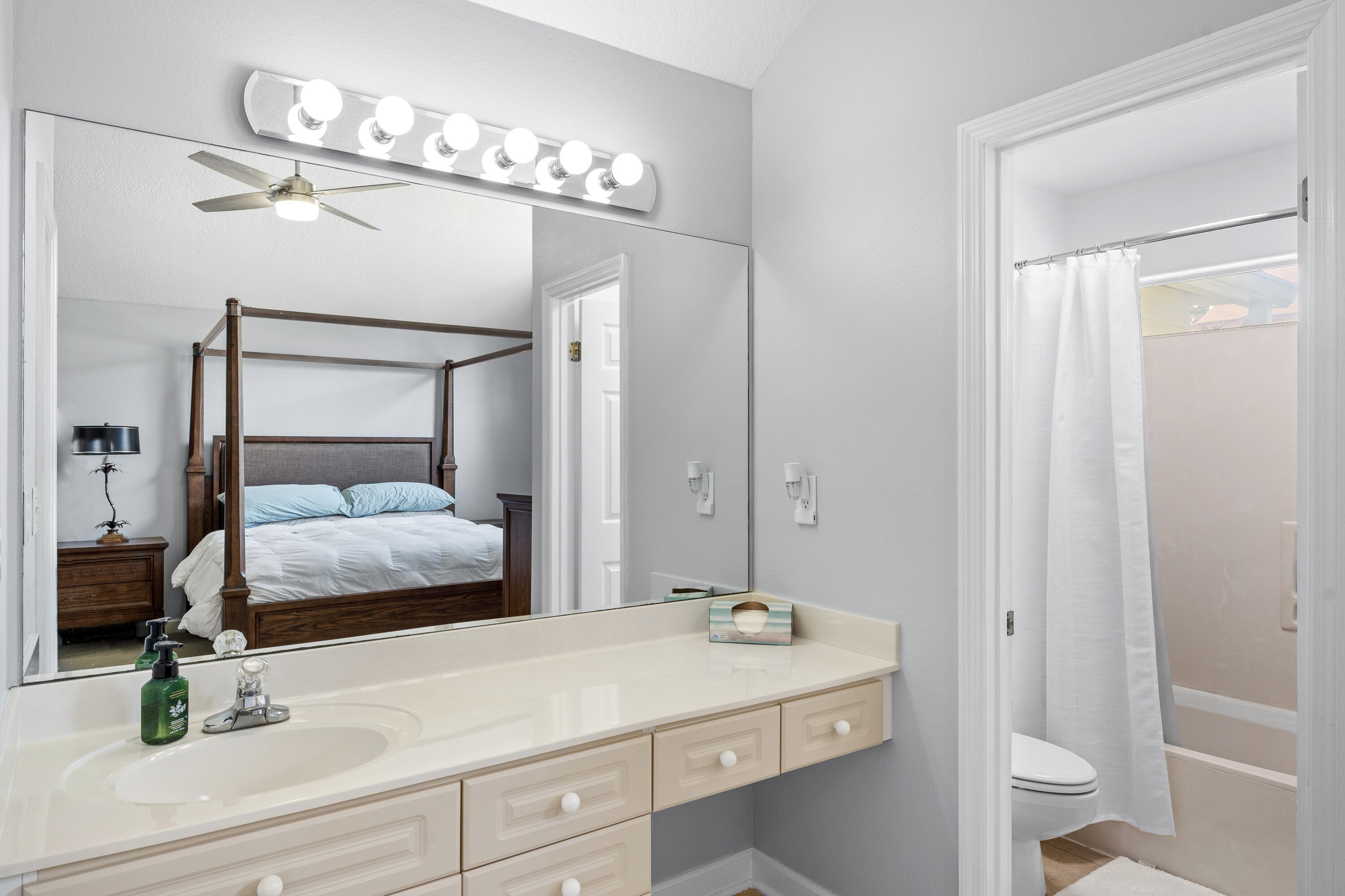 PELICAN PLACE T/H WEST - Residential