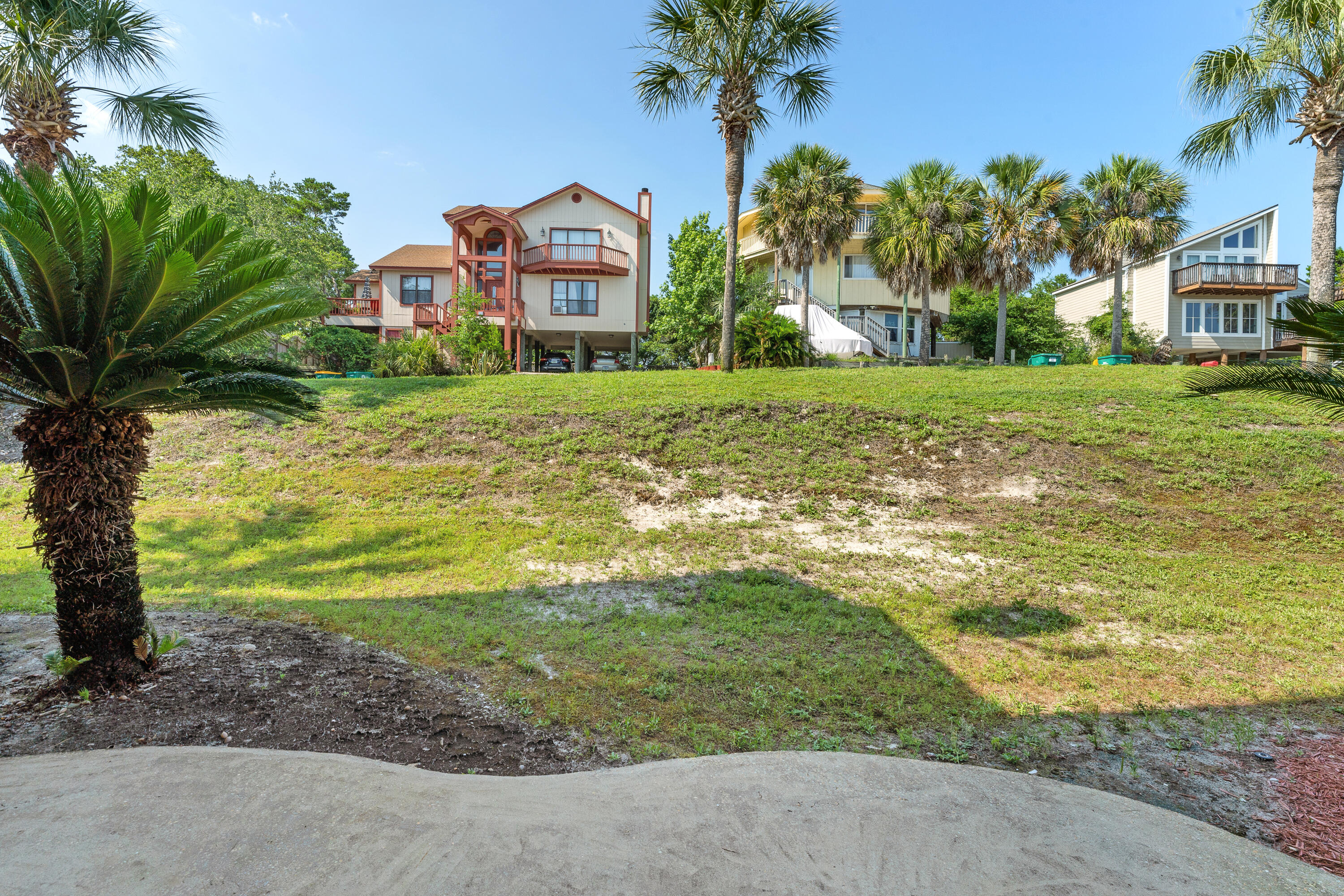 PELICAN PLACE T/H WEST - Residential