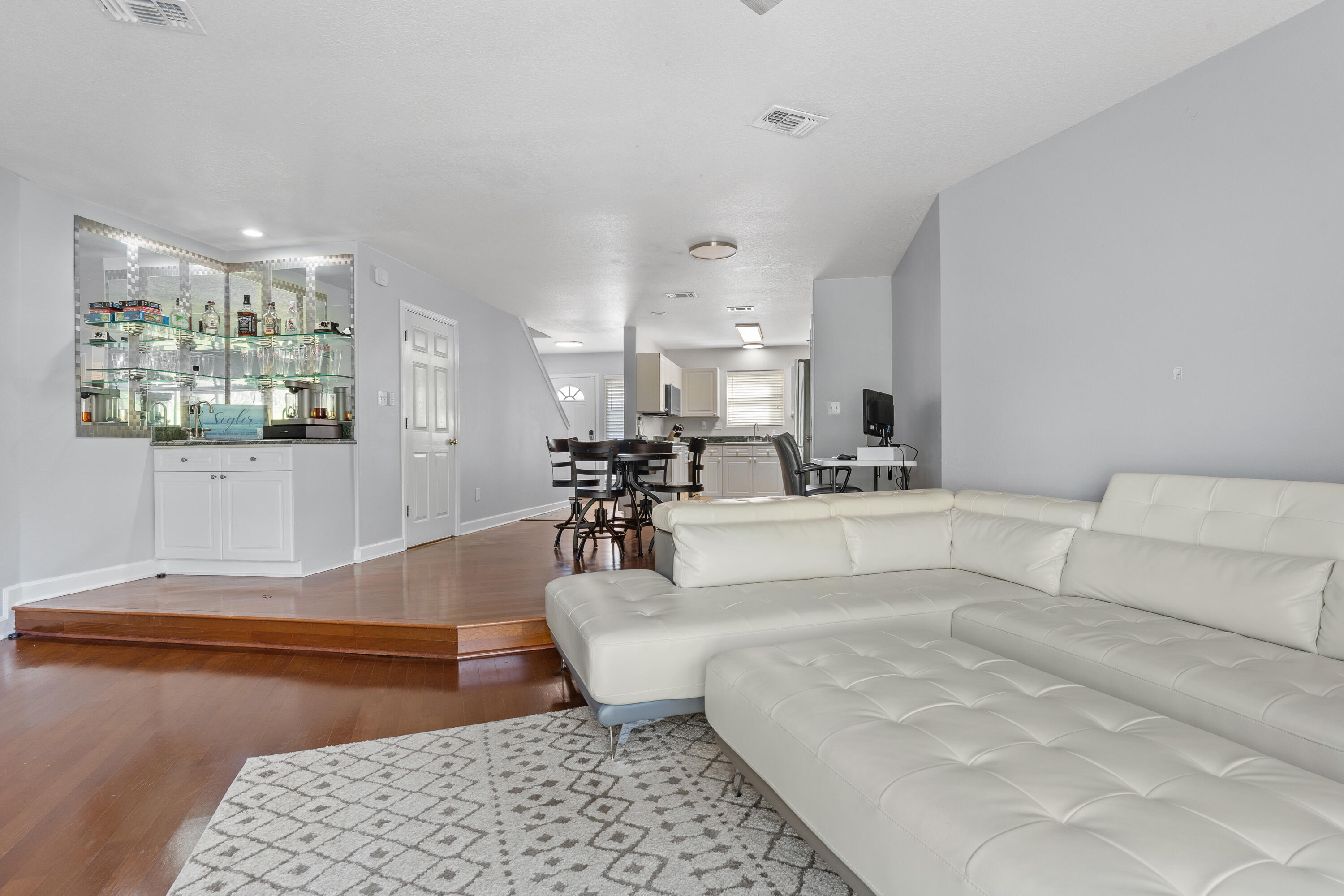 PELICAN PLACE T/H WEST - Residential