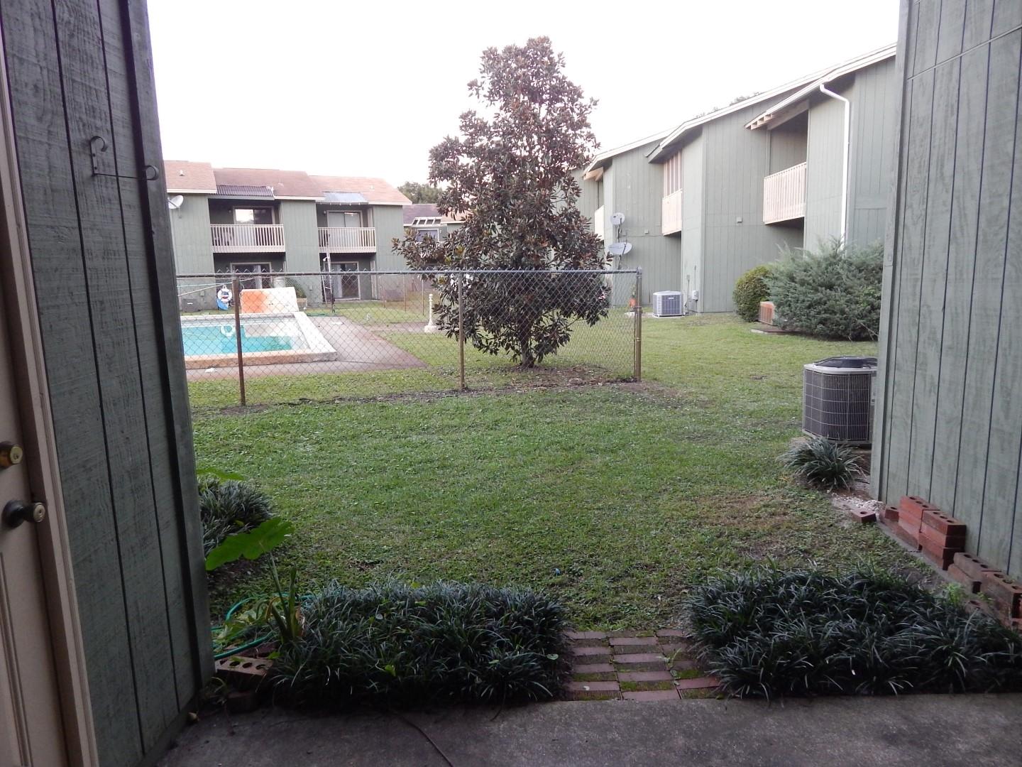 BIENVILLE SQUARE T/H - Residential Lease