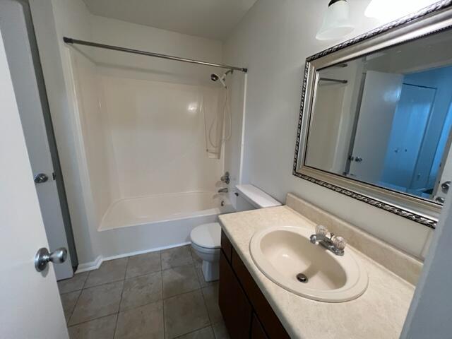 BIENVILLE SQUARE T/H - Residential Lease