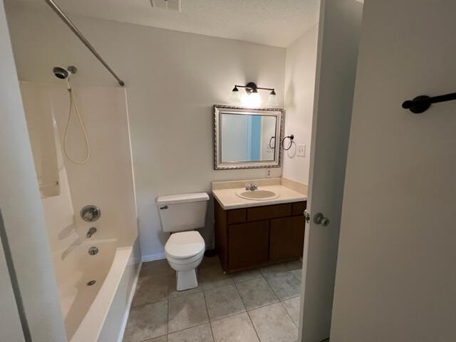 BIENVILLE SQUARE T/H - Residential Lease