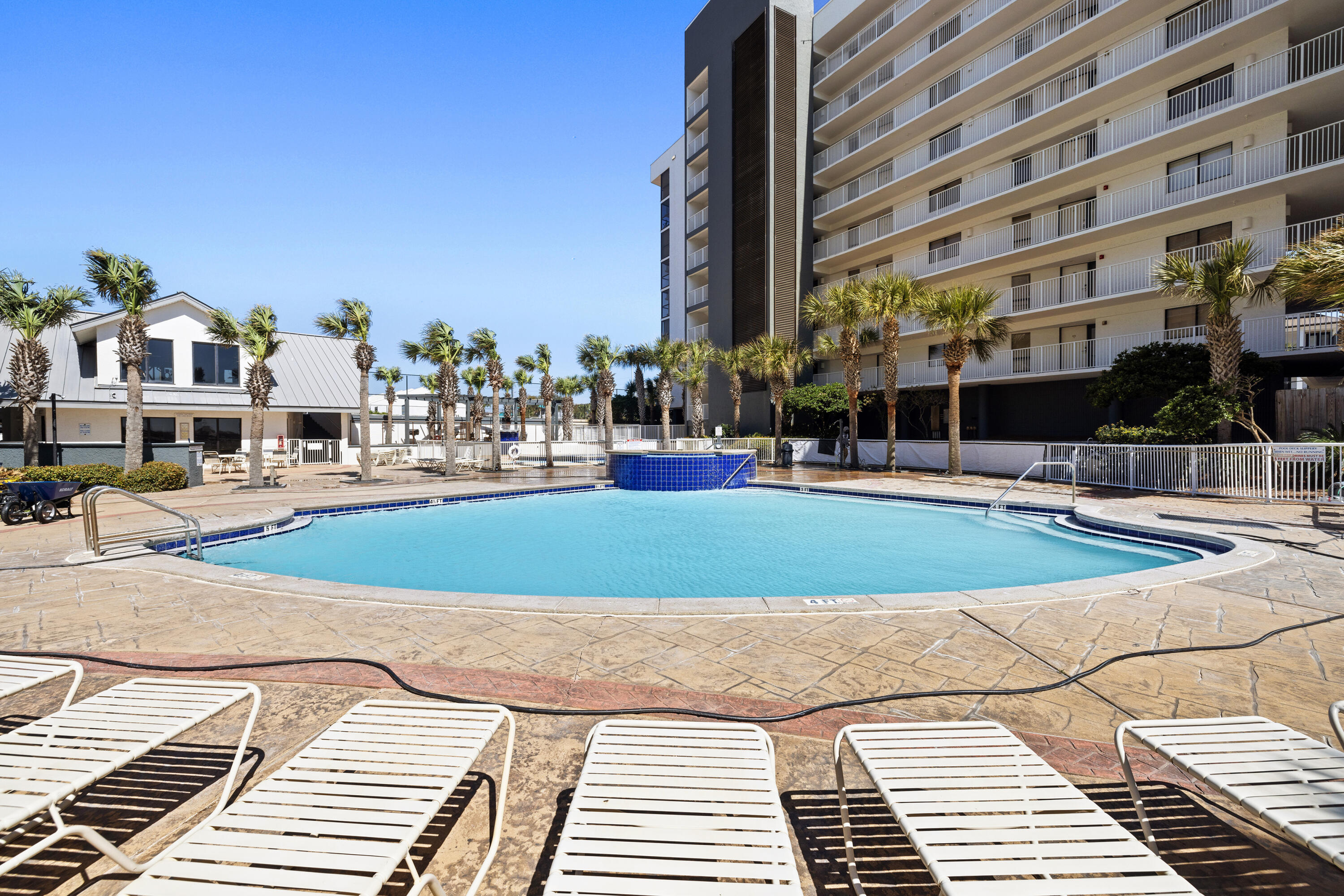 MAINSAIL CONDO PH 1 - Residential