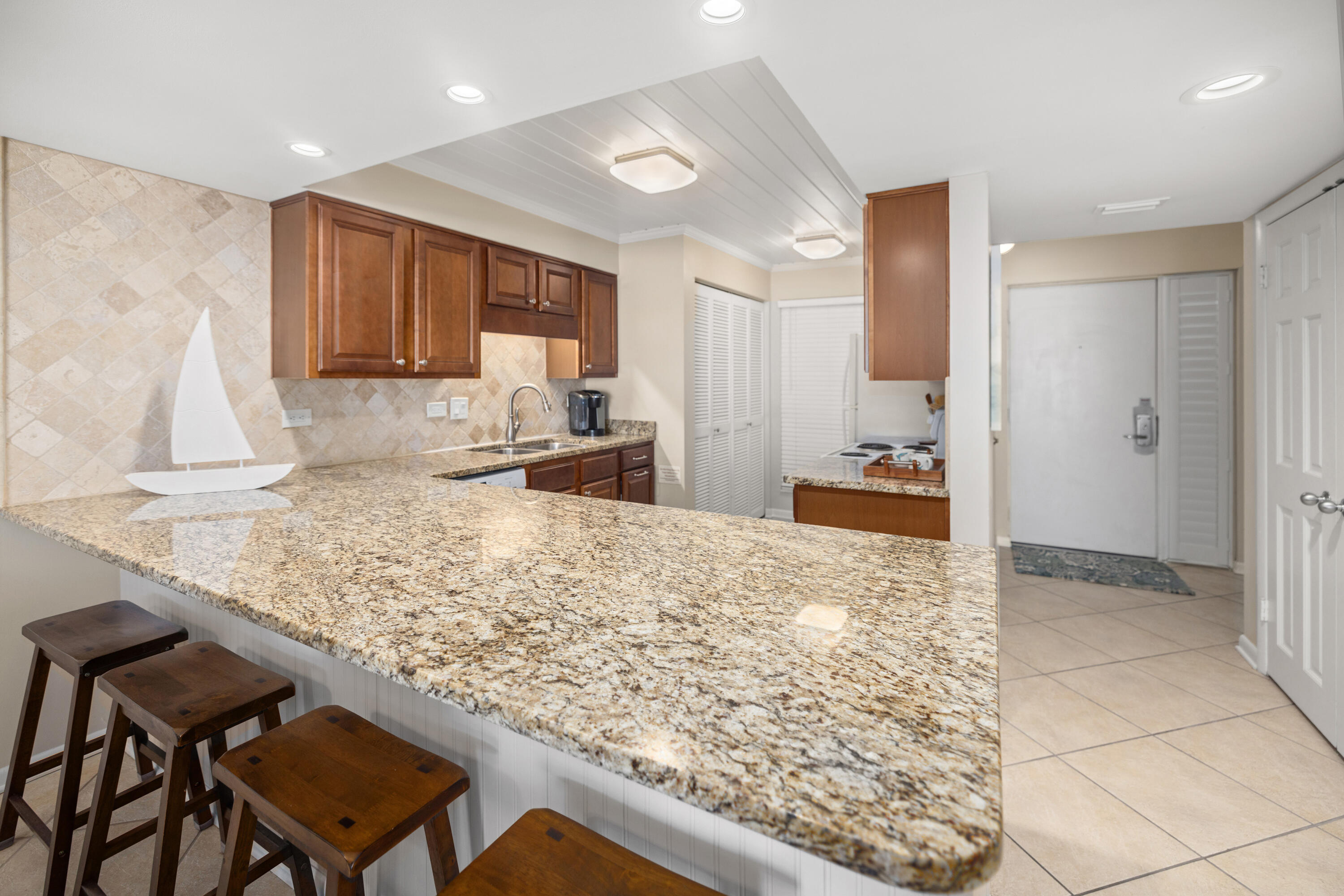 MAINSAIL CONDO PH 1 - Residential