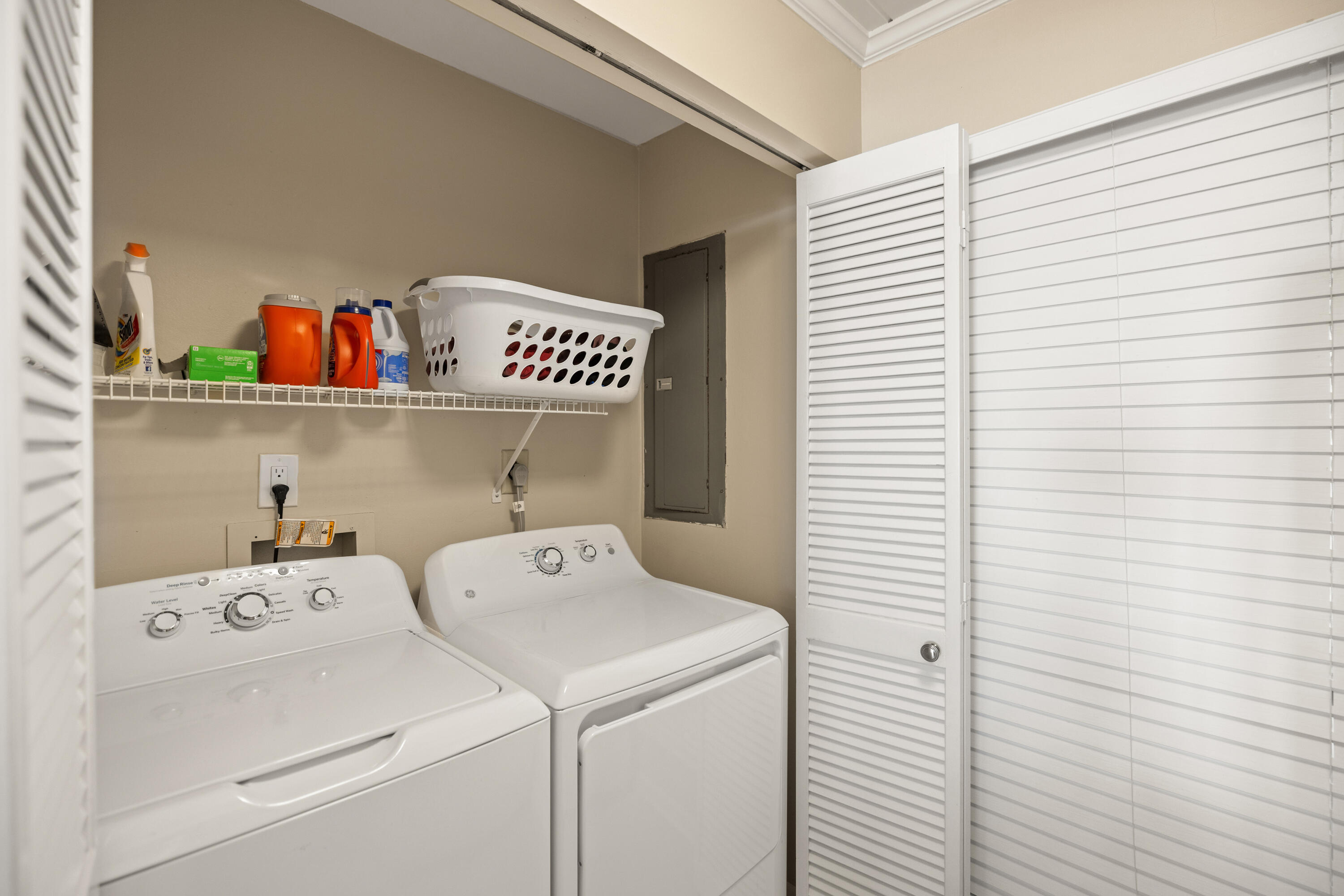 MAINSAIL CONDO PH 1 - Residential