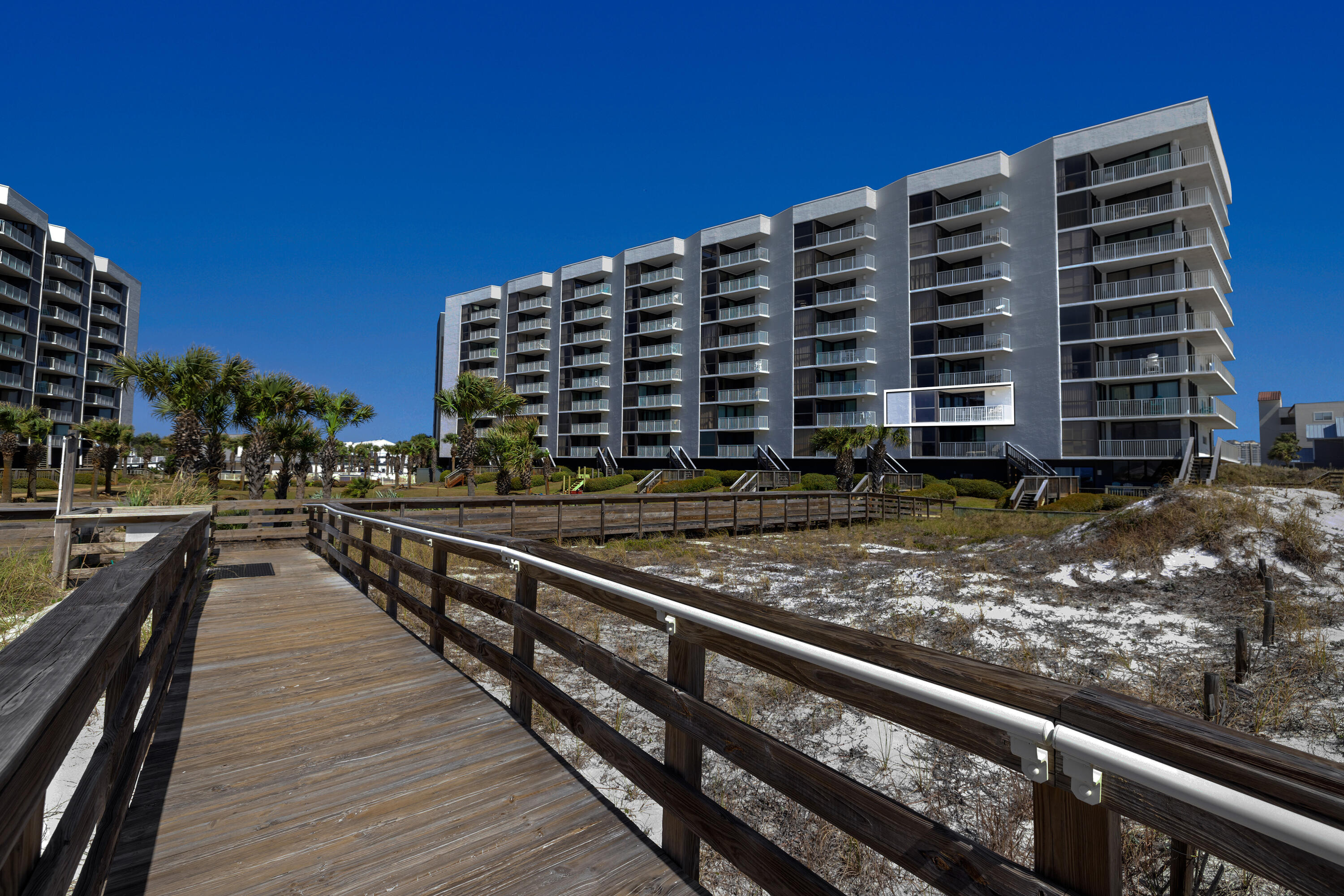 MAINSAIL CONDO PH 1 - Residential